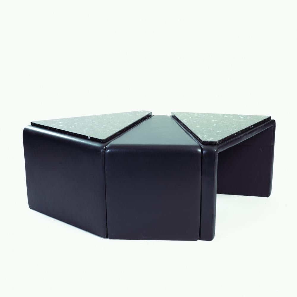 Schwarzes modulares Wohnzimmer-Set aus 10 Sitzelementen und Tisch, De Sede  im Angebot 3