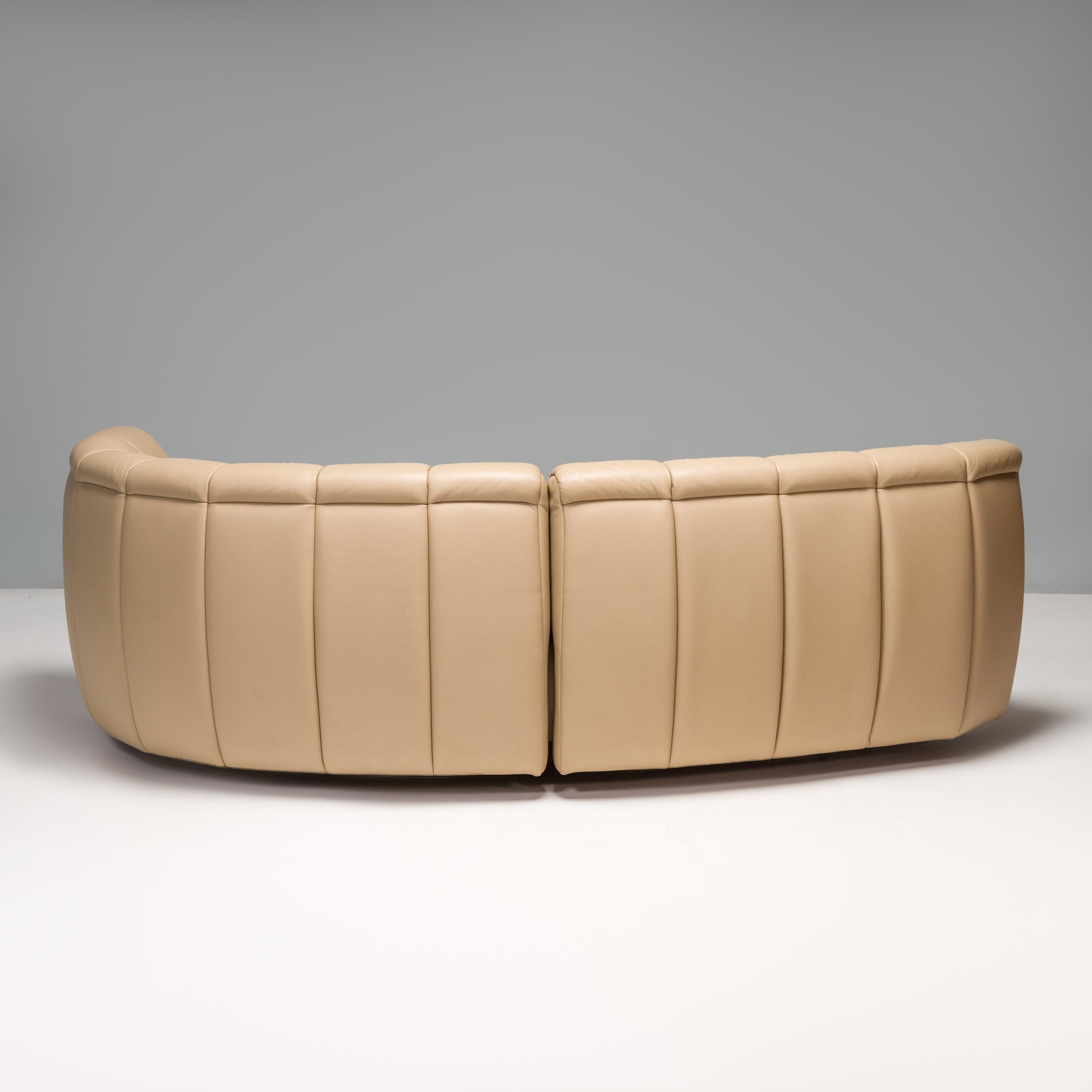 De Sede by Hugo De Ruiter Beige Leather DS-164/29 Sofa In Good Condition In London, GB