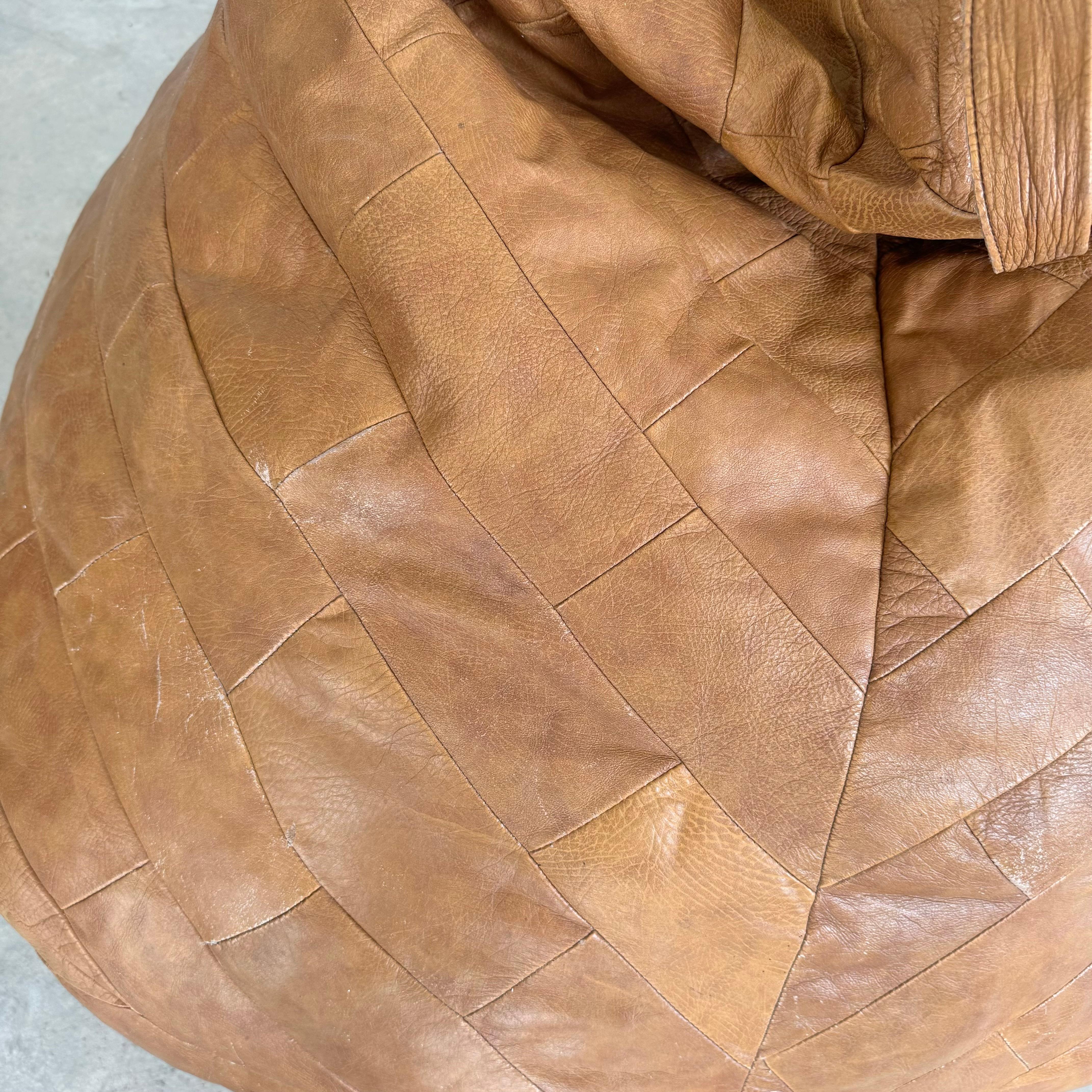 Sac De Sede Caramel Patchwork en cuir, 1970, Suisse en vente 4
