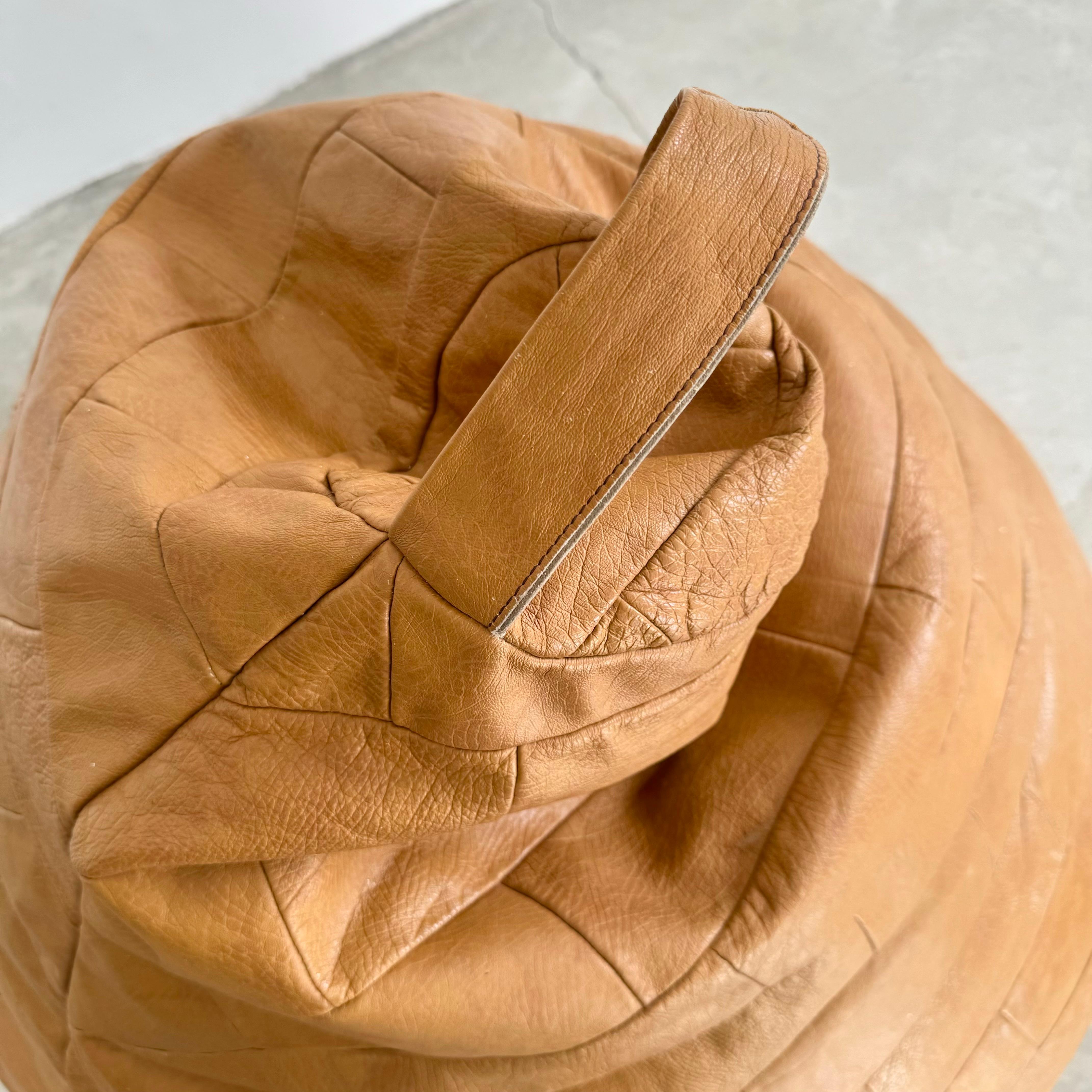 Sac De Sede Caramel Patchwork en cuir, 1970, Suisse en vente 5
