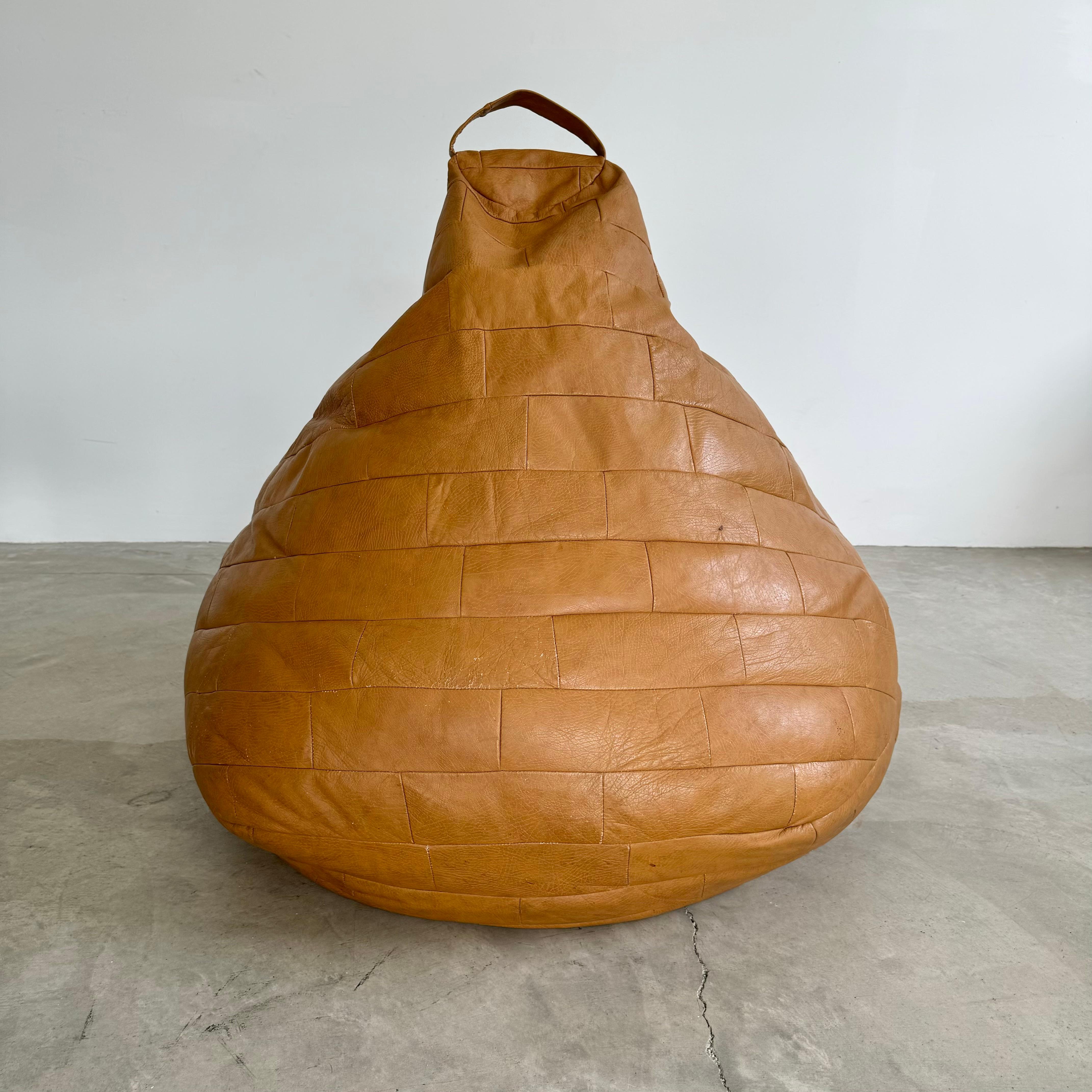 Sac De Sede Caramel Patchwork en cuir, 1970, Suisse en vente 6