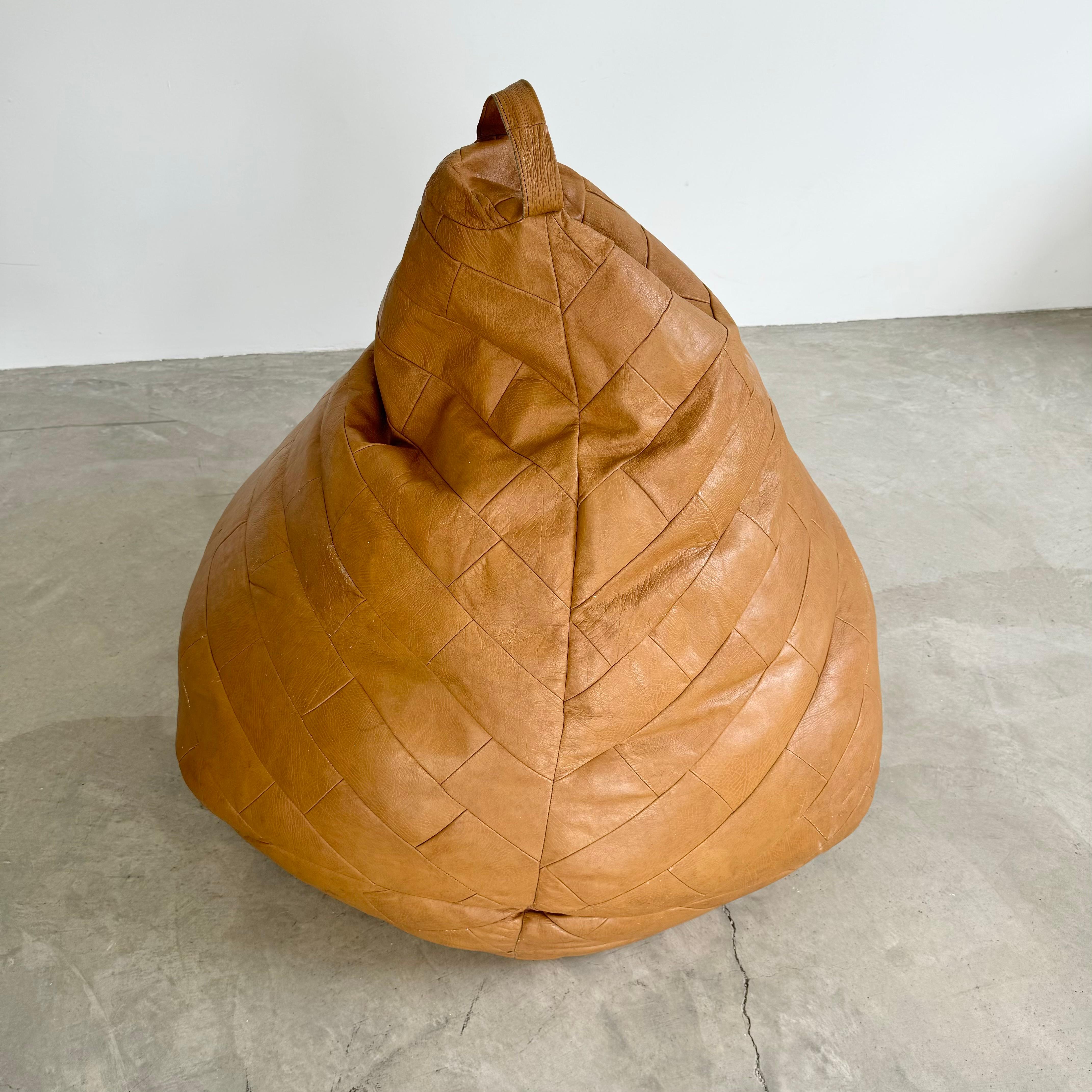 Sac De Sede Caramel Patchwork en cuir, 1970, Suisse en vente 7