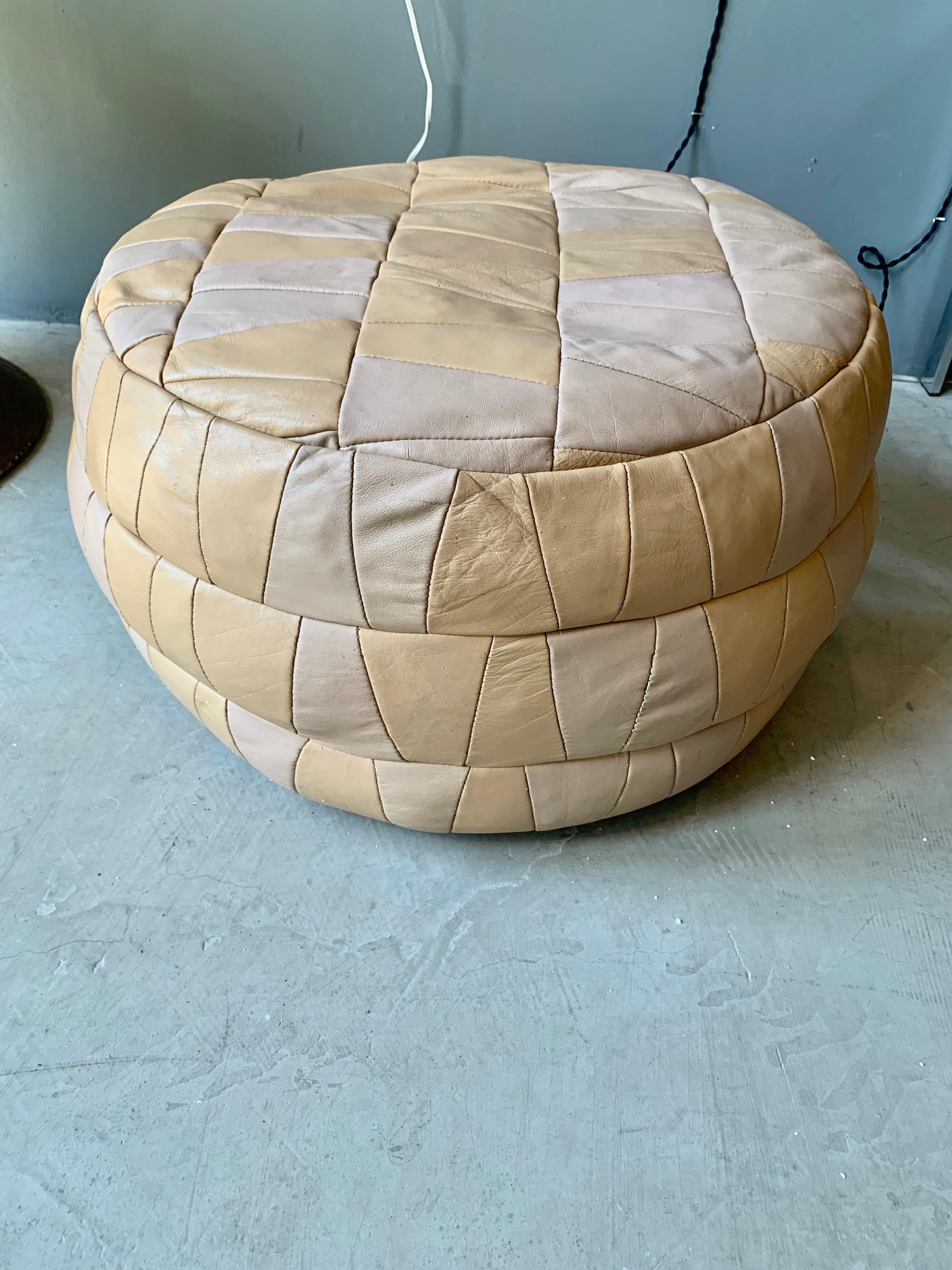 De Sede Creme Leather Patchwork Pouf In Good Condition In Los Angeles, CA