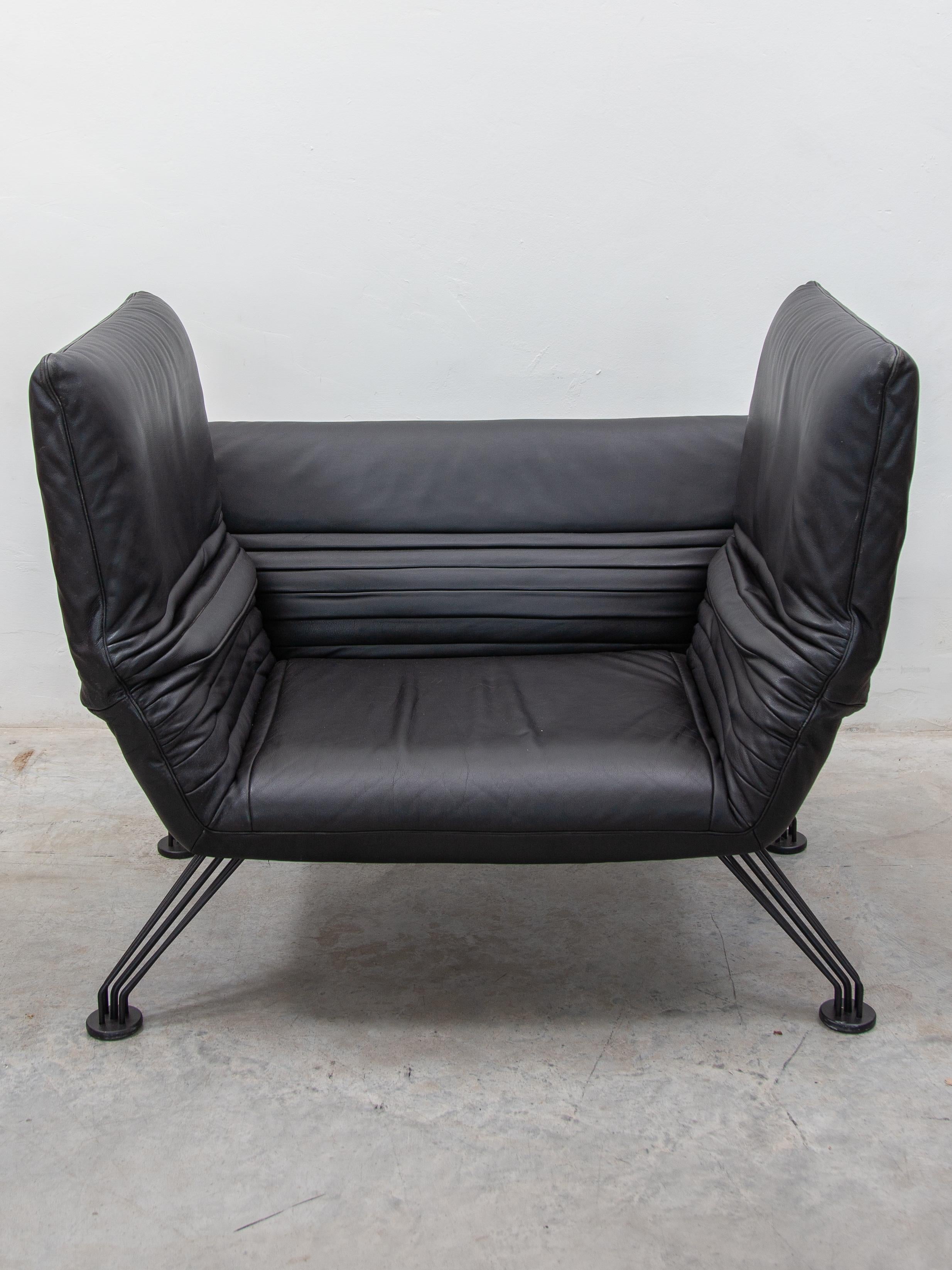 Midcentury modern DS-142 Daybed, adjustable lounge chair a multifunctional piece of relaxation furniture, with individually adjustable backrests and armrests that can be placed in various positions. The synthesis of elegant form and function is