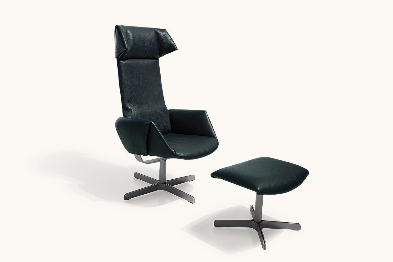 Revolutionary seating concept DS-343 is an armchair that moves when the person seated moves – because the object is constructed not with a classic seating surface that stops at the backrest, but with one that extends to the height of the pelvis. If