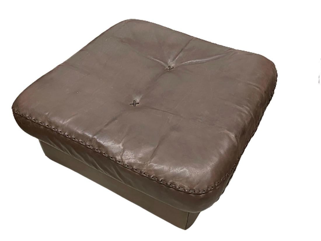 De Sede DS-101 Brown Leather Set of 2 Sofas, Lounge Chair and an Ottoman In Good Condition For Sale In Delft, NL