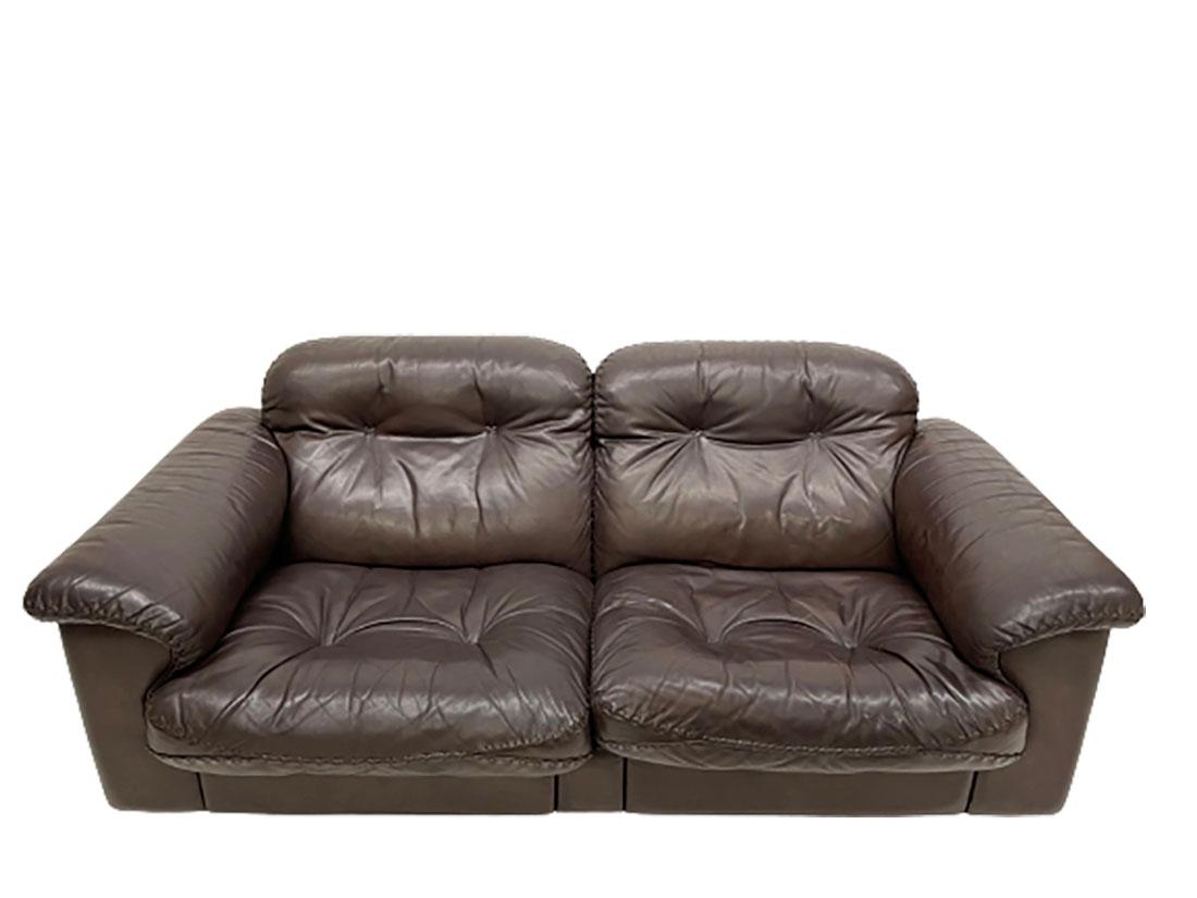 De Sede DS-101 Braunes Leder-Set aus einem 2-Sitzer-Sofa und einer Ottomane im Angebot 3