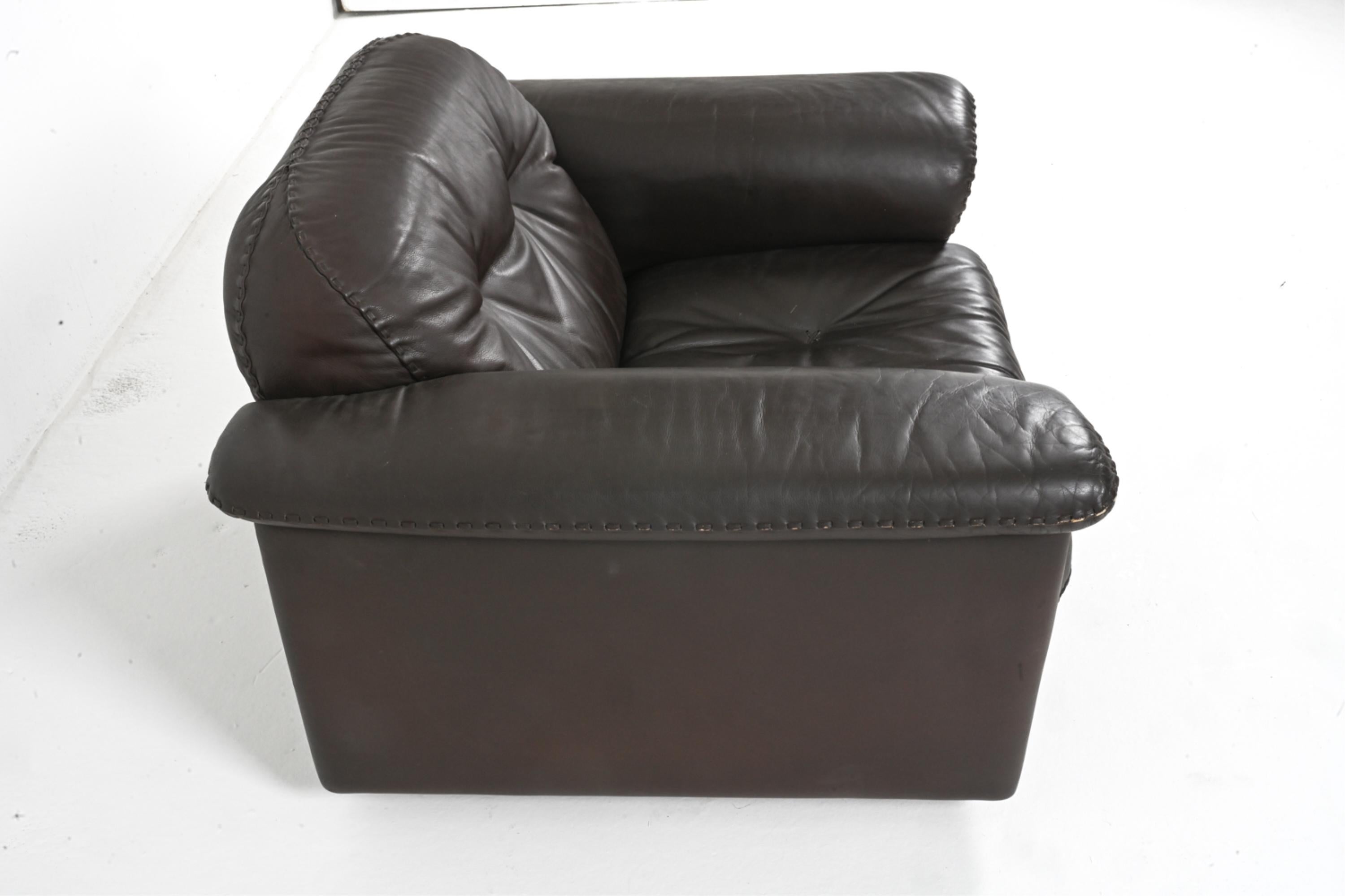 De Sede DS-101 James Bond Leder-Clubsessel & Ottomane (20. Jahrhundert) im Angebot