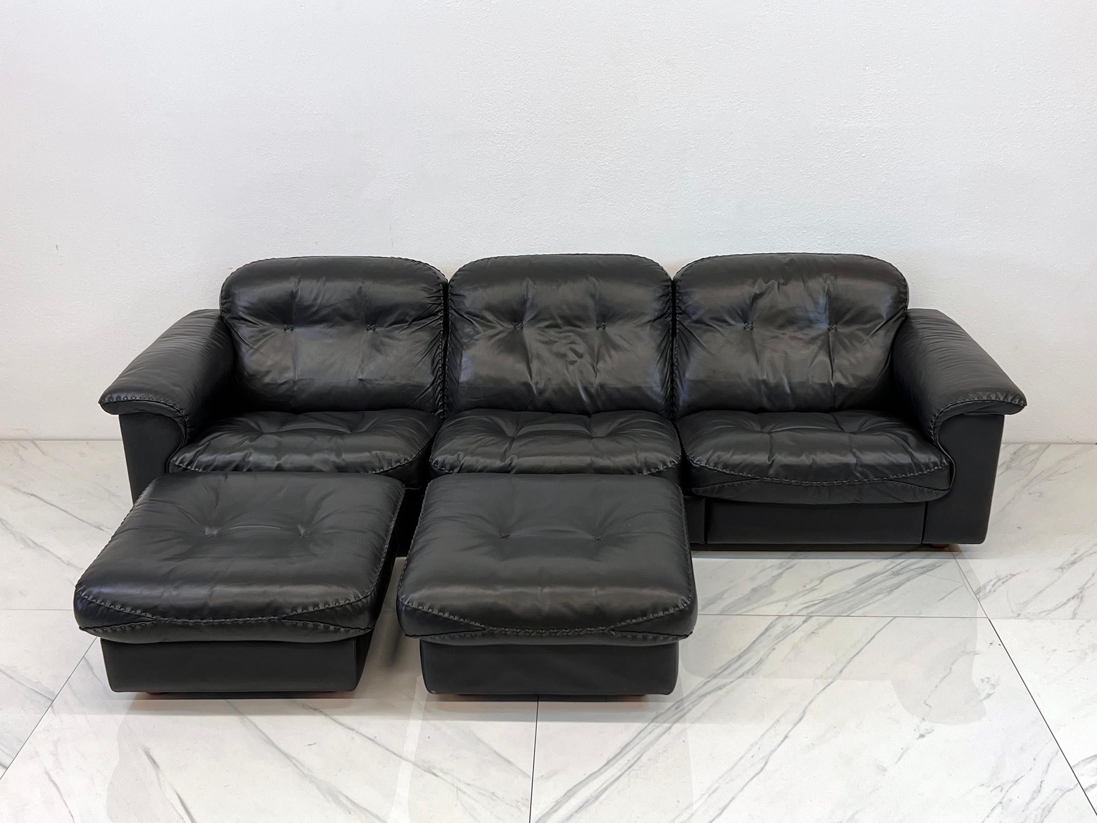 Svizzero De Sede DS-101 James Bond Divano reclinabile in pelle a 3 posti con 2 pouf in vendita