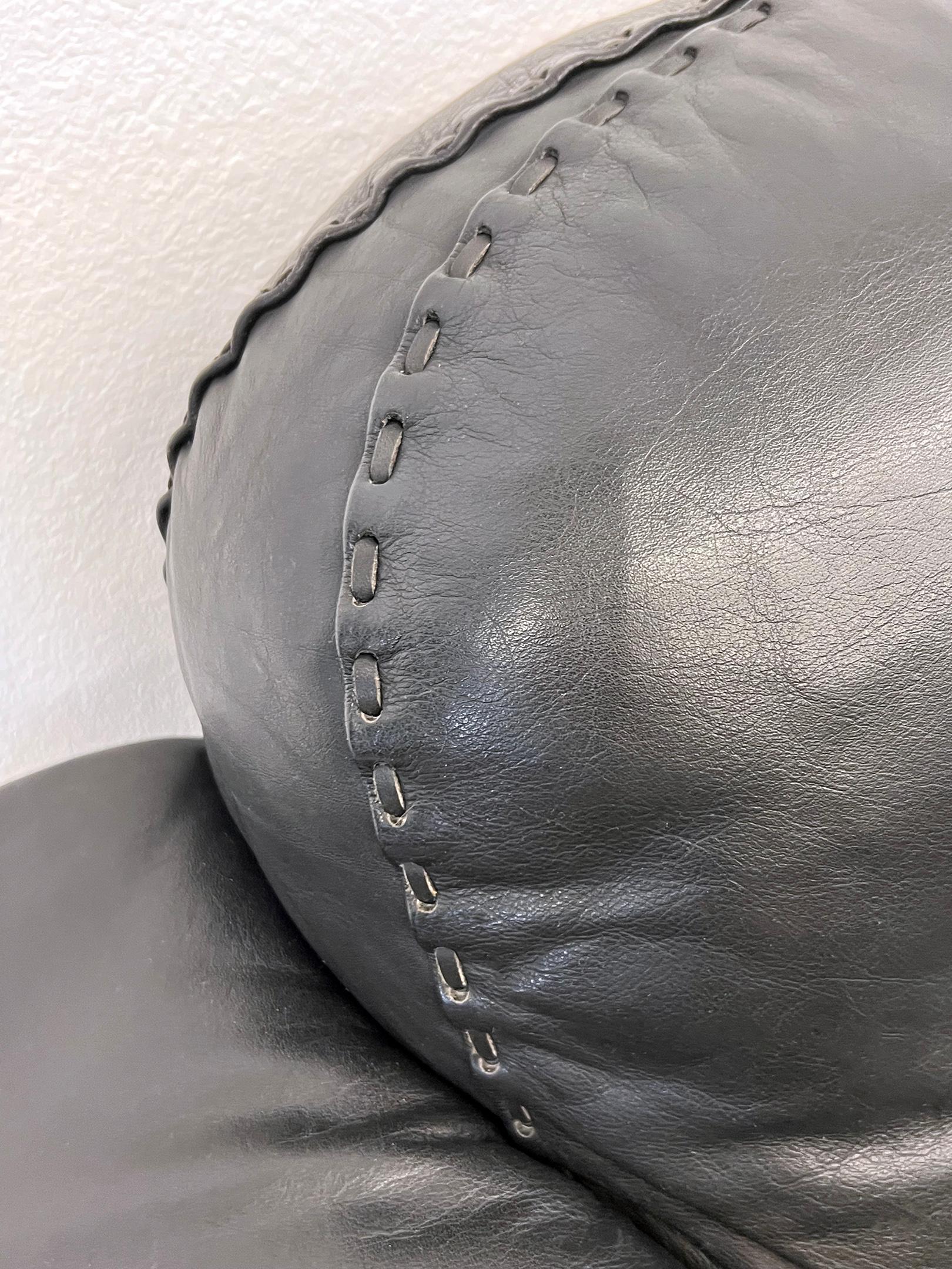 Pelle De Sede DS-101 James Bond Divano reclinabile in pelle a 3 posti con 2 pouf in vendita