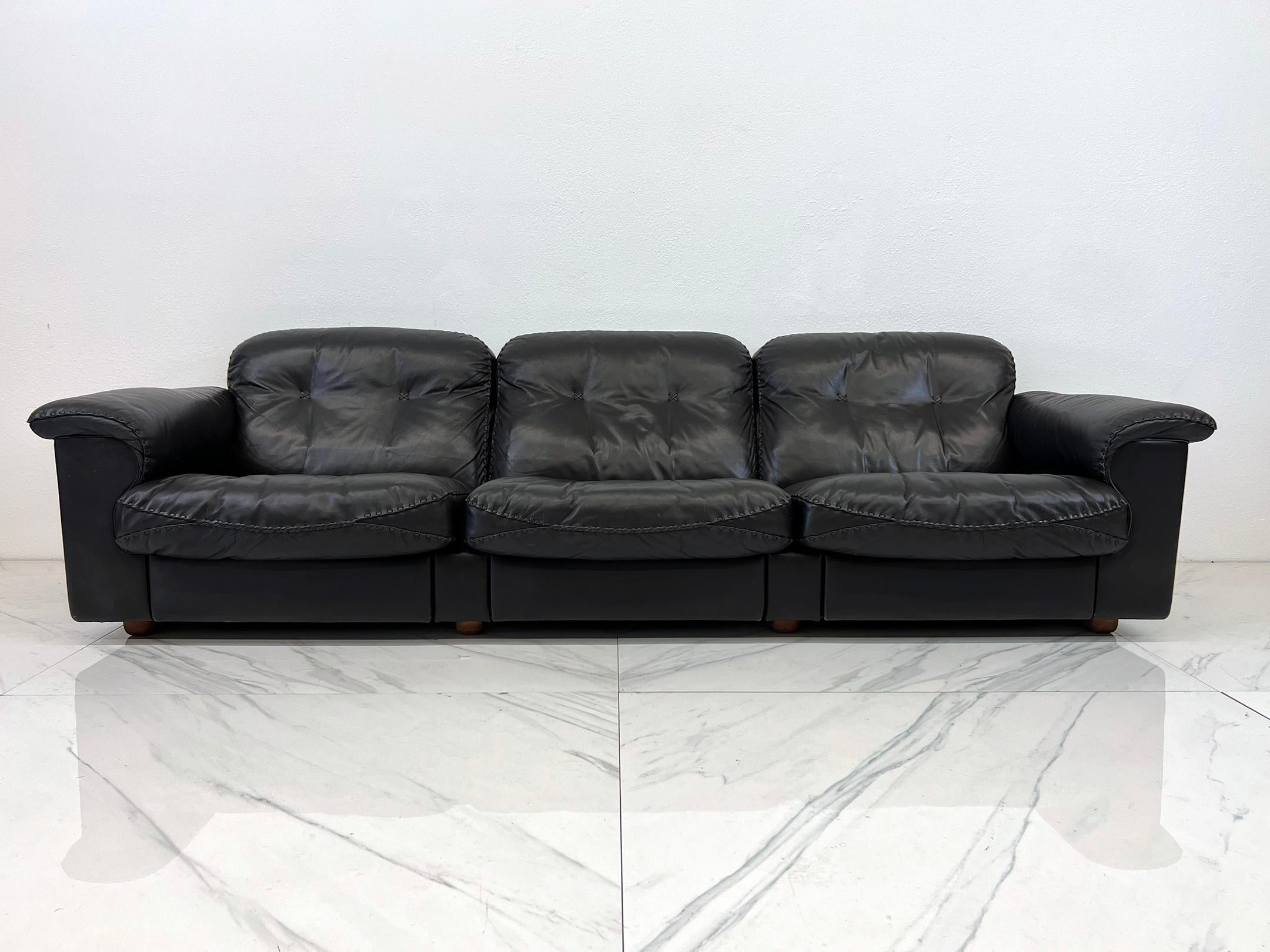 De Sede DS-101 James Bond Divano reclinabile in pelle a 3 posti con 2 pouf in vendita 2
