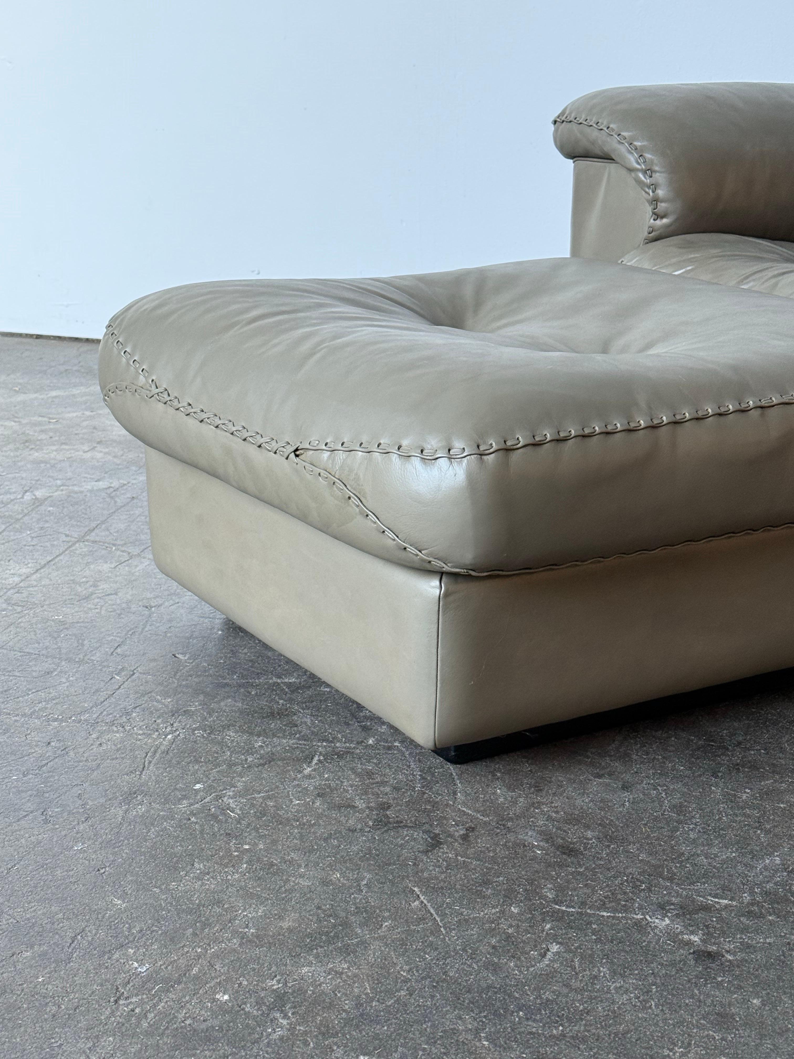 De Sede DS-101 Ledersessel mit Ottomane im Angebot 5