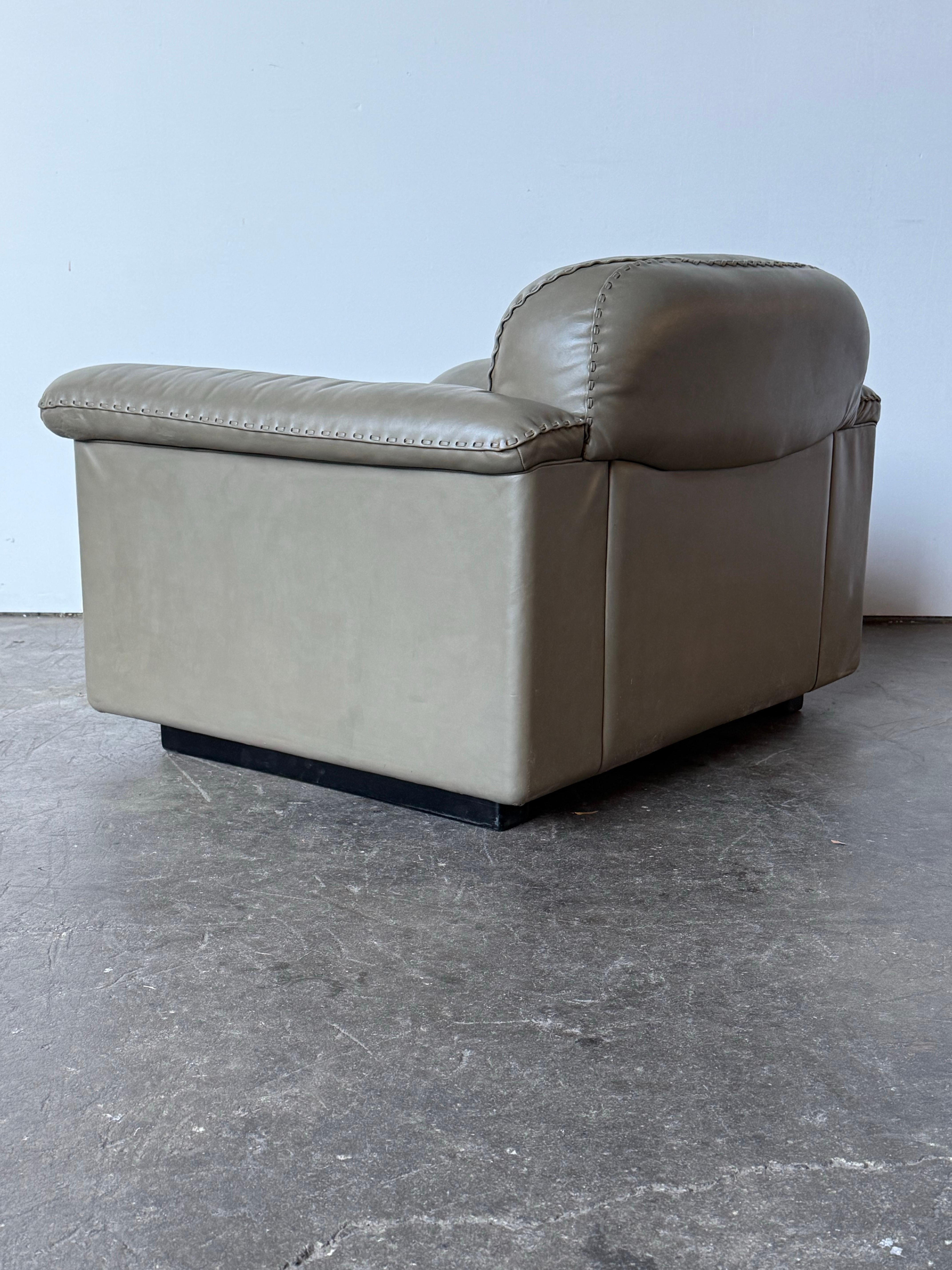 De Sede DS-101 Ledersessel mit Ottomane im Angebot 8