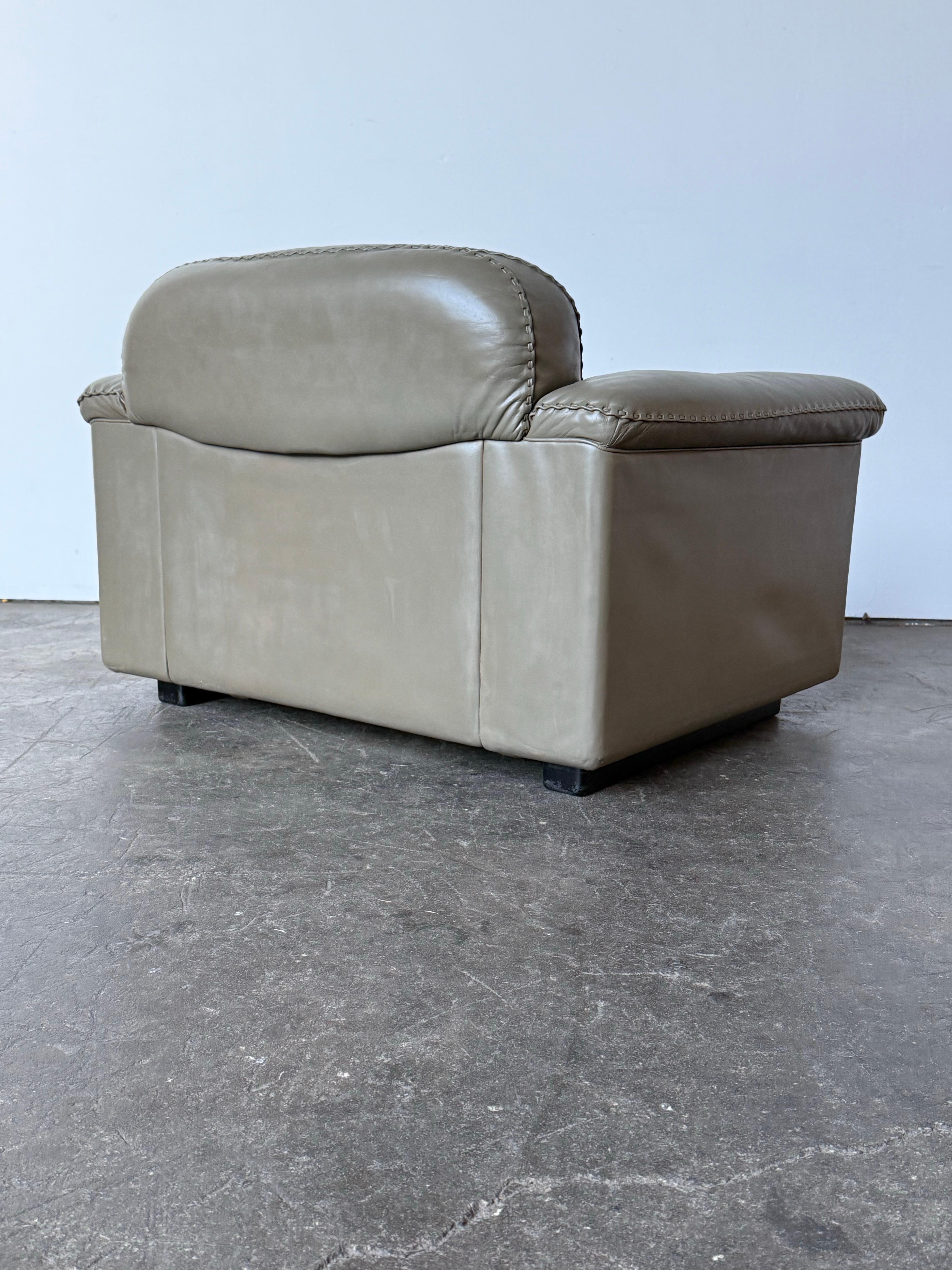 De Sede DS-101 Ledersessel mit Ottomane im Angebot 11