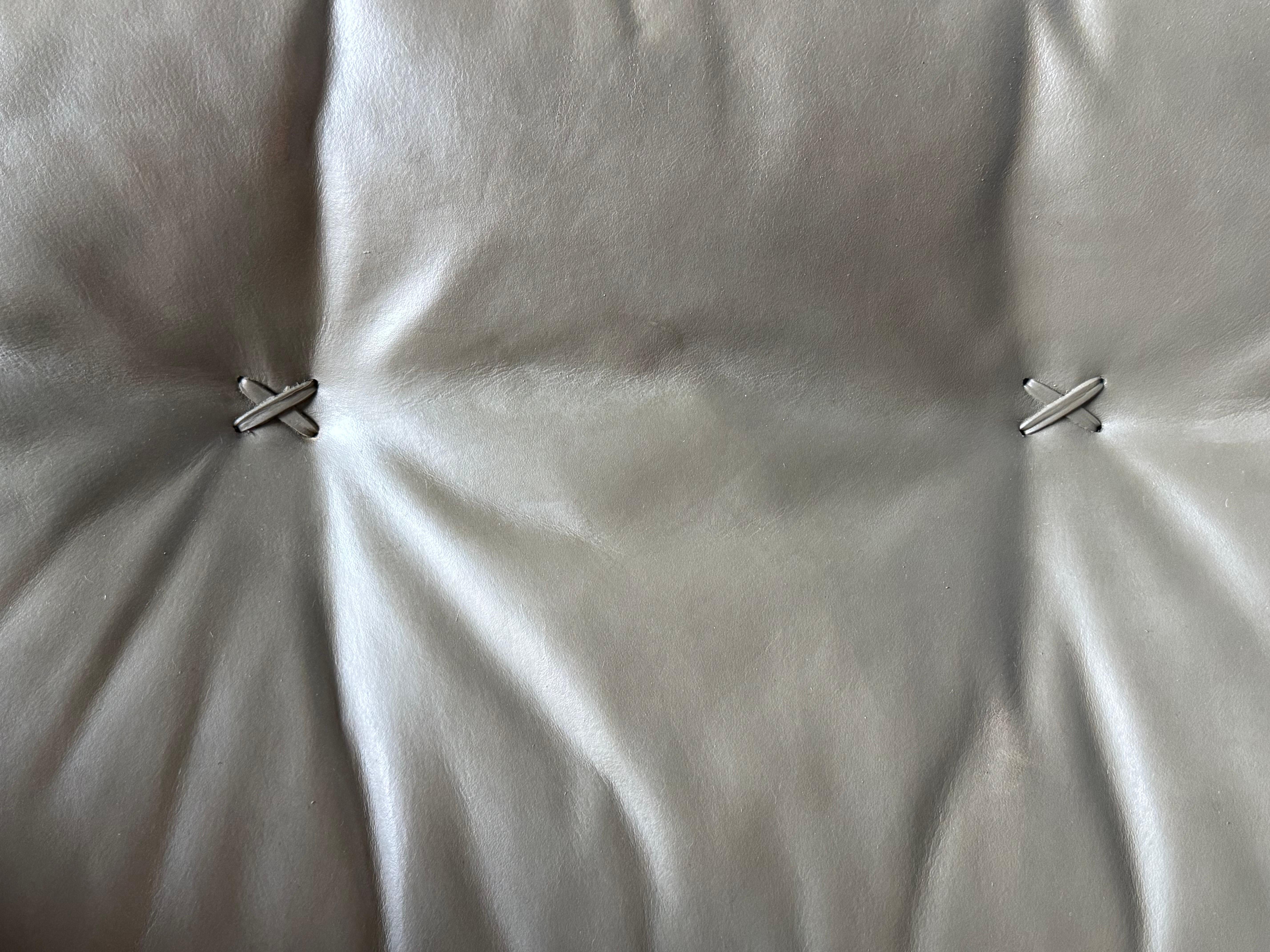 De Sede DS-101 Ledersessel mit Ottomane im Angebot 14