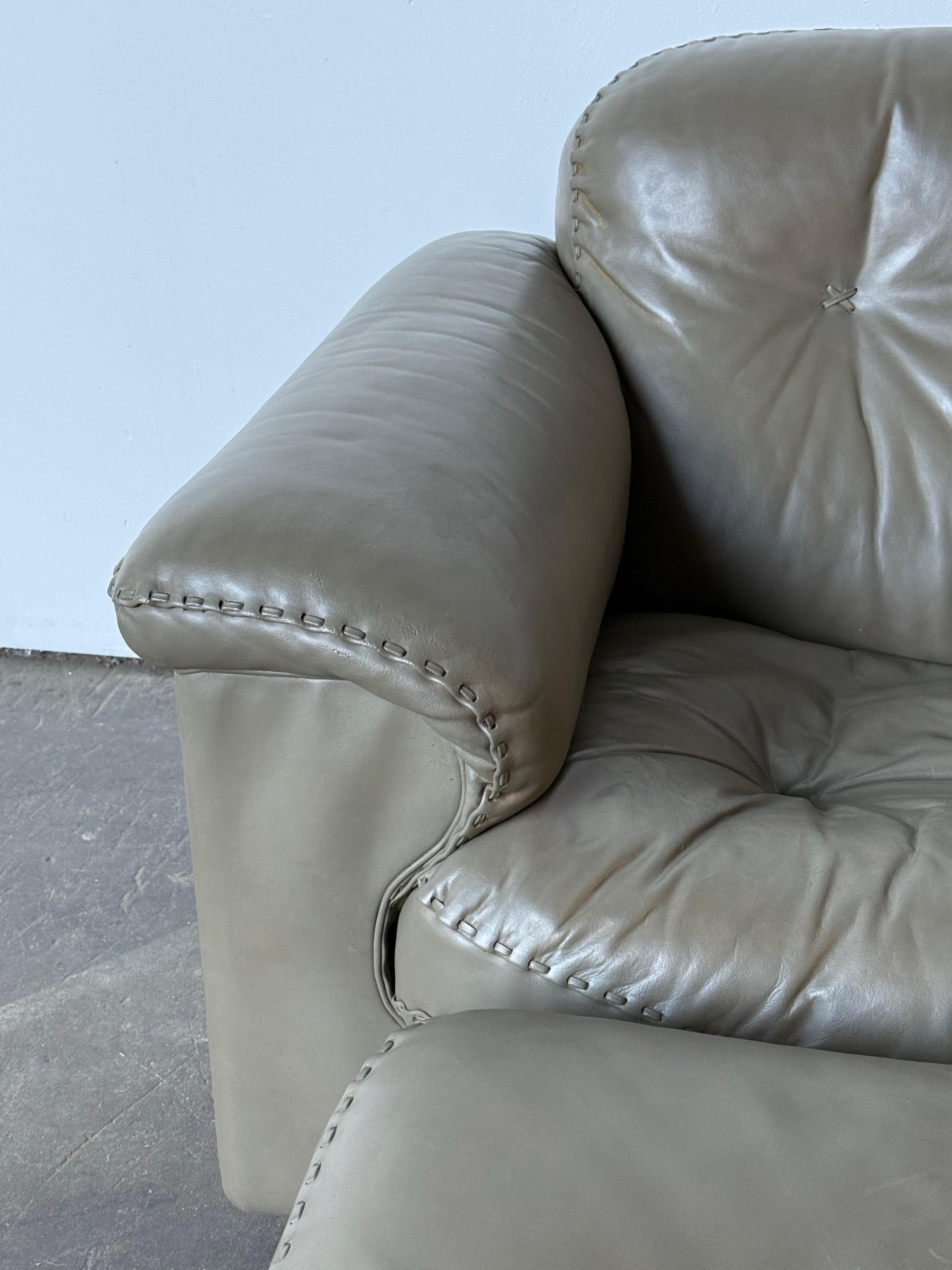 De Sede DS-101 Ledersessel mit Ottomane im Zustand „Gut“ im Angebot in Brooklyn, NY