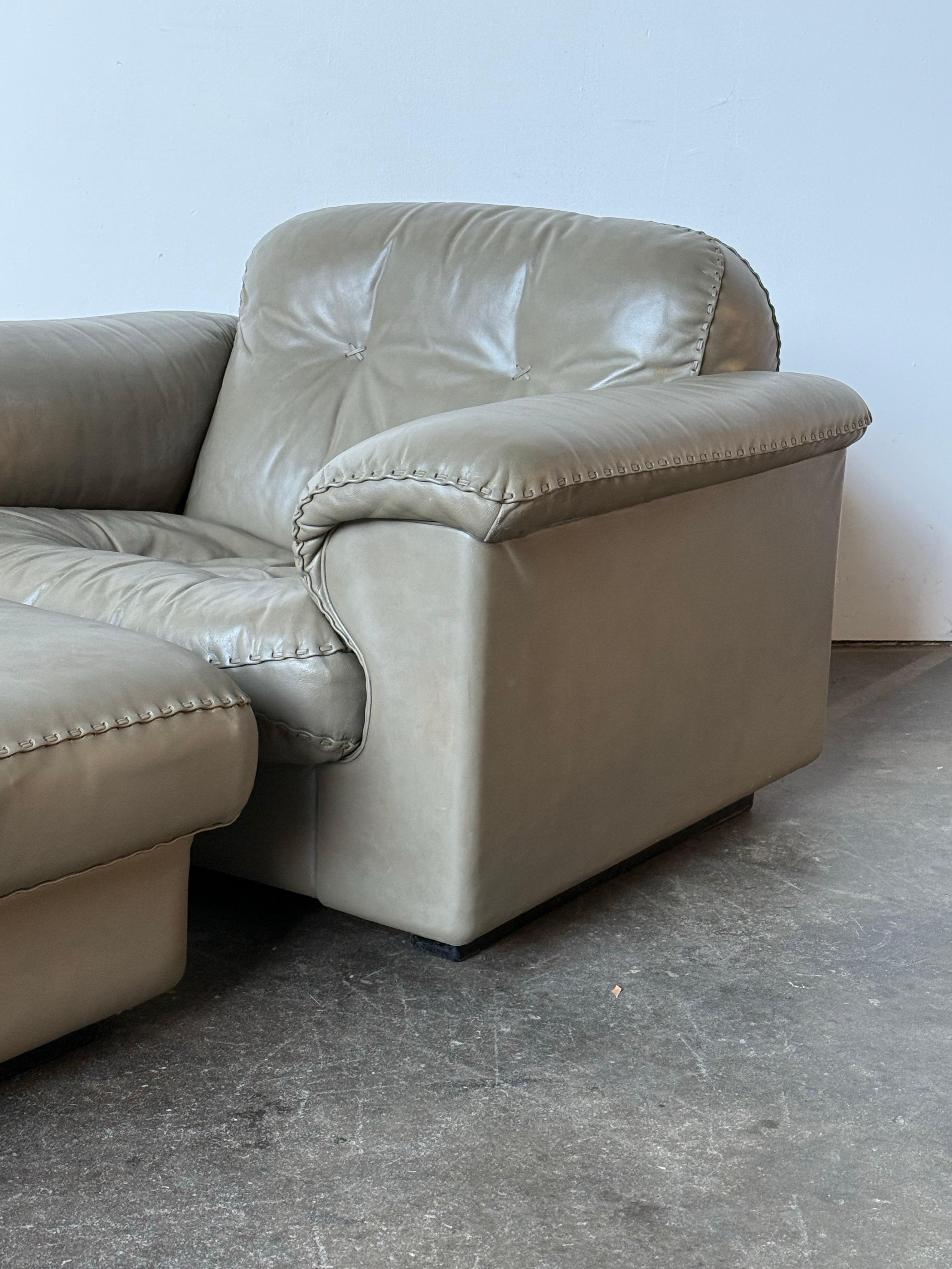 De Sede DS-101 Ledersessel mit Ottomane im Angebot 3