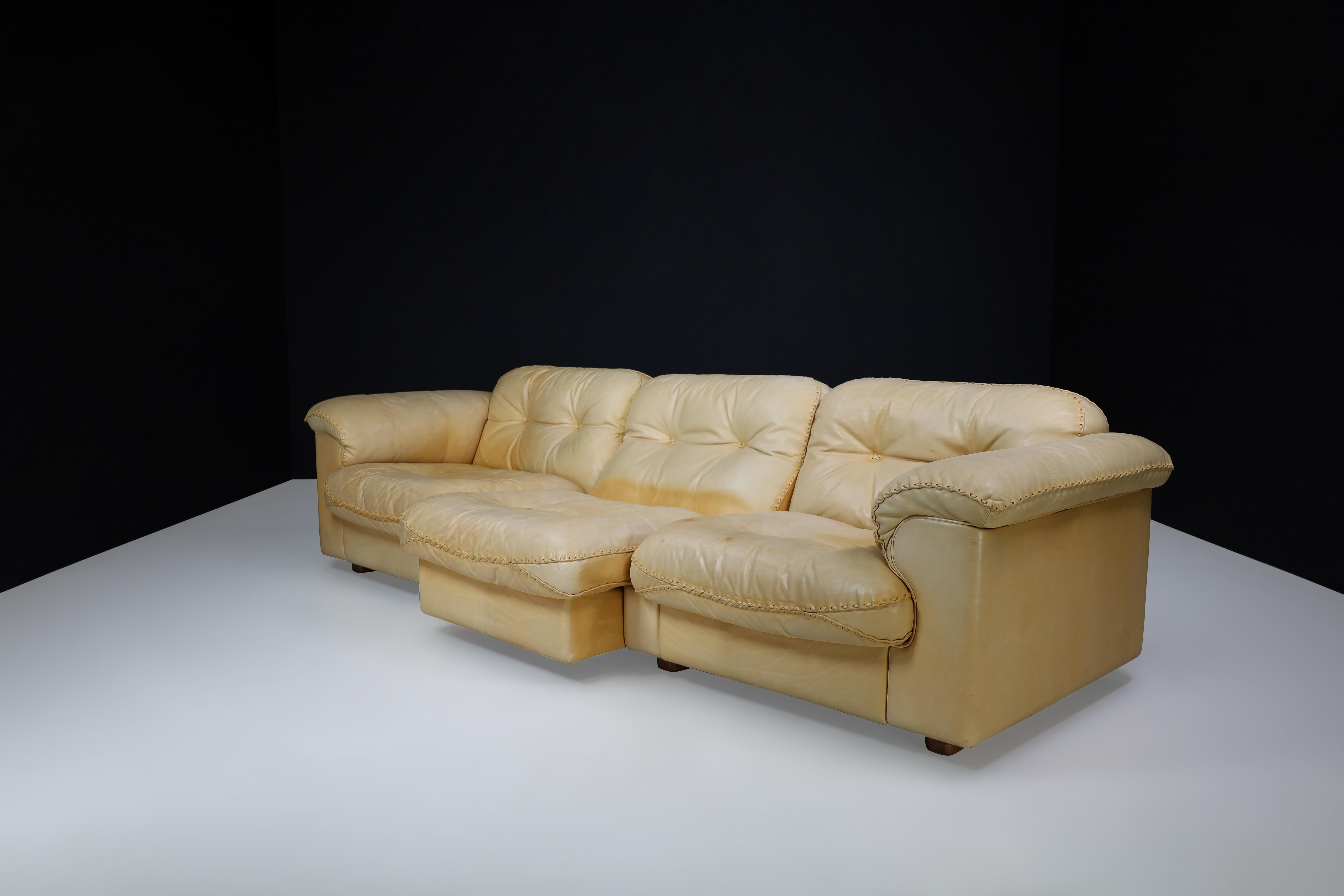 De Sede DS-101 Leather Three-Seater Sofa, Switzerland, 1960s In Good Condition For Sale In Almelo, NL