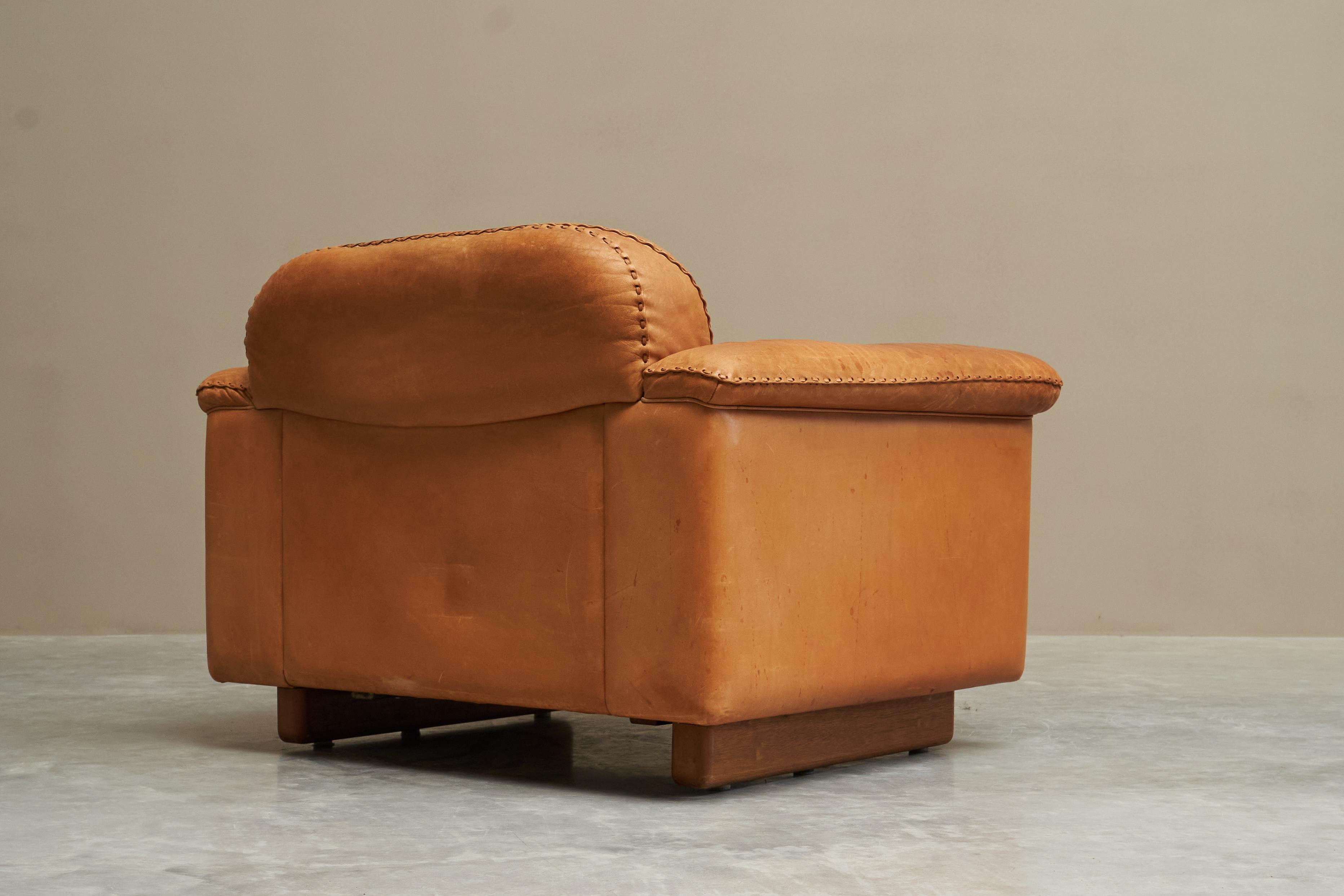De Sede DS-101 Lounge Chair in Patinated Cognac Leather 1970s For Sale 4