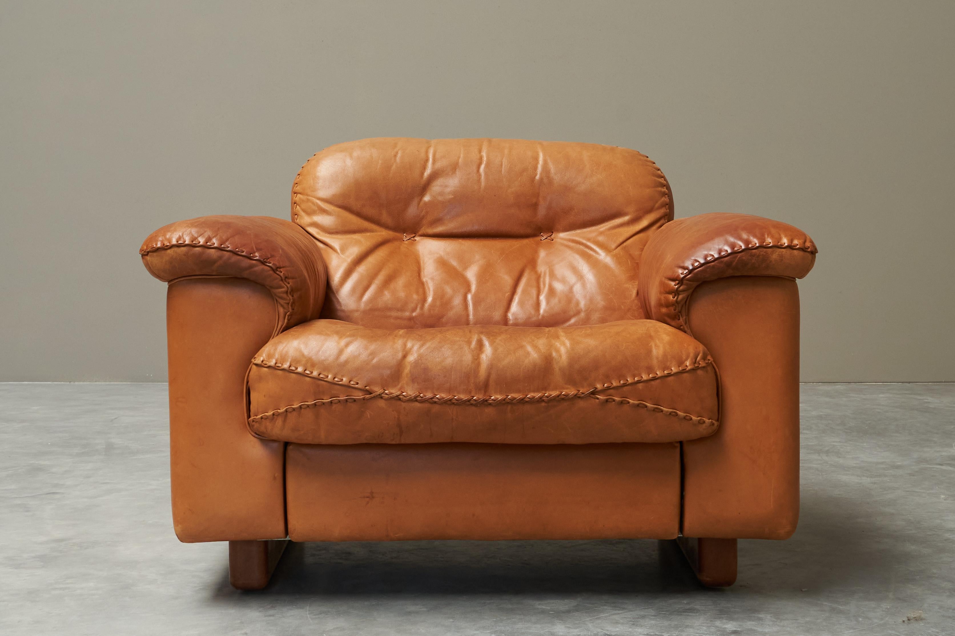 De Sede DS-101 Lounge Chair in Patinated Cognac Leather 1970s For Sale 1