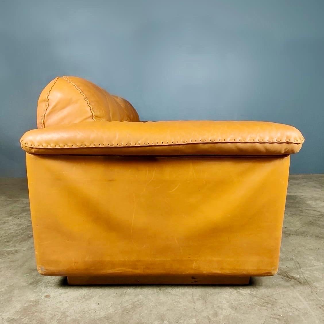 De Sede DS-101 Reclining Two Seater Sofa Tan Brown Leather Mid Century Vintage In Excellent Condition For Sale In Cambridge, GB
