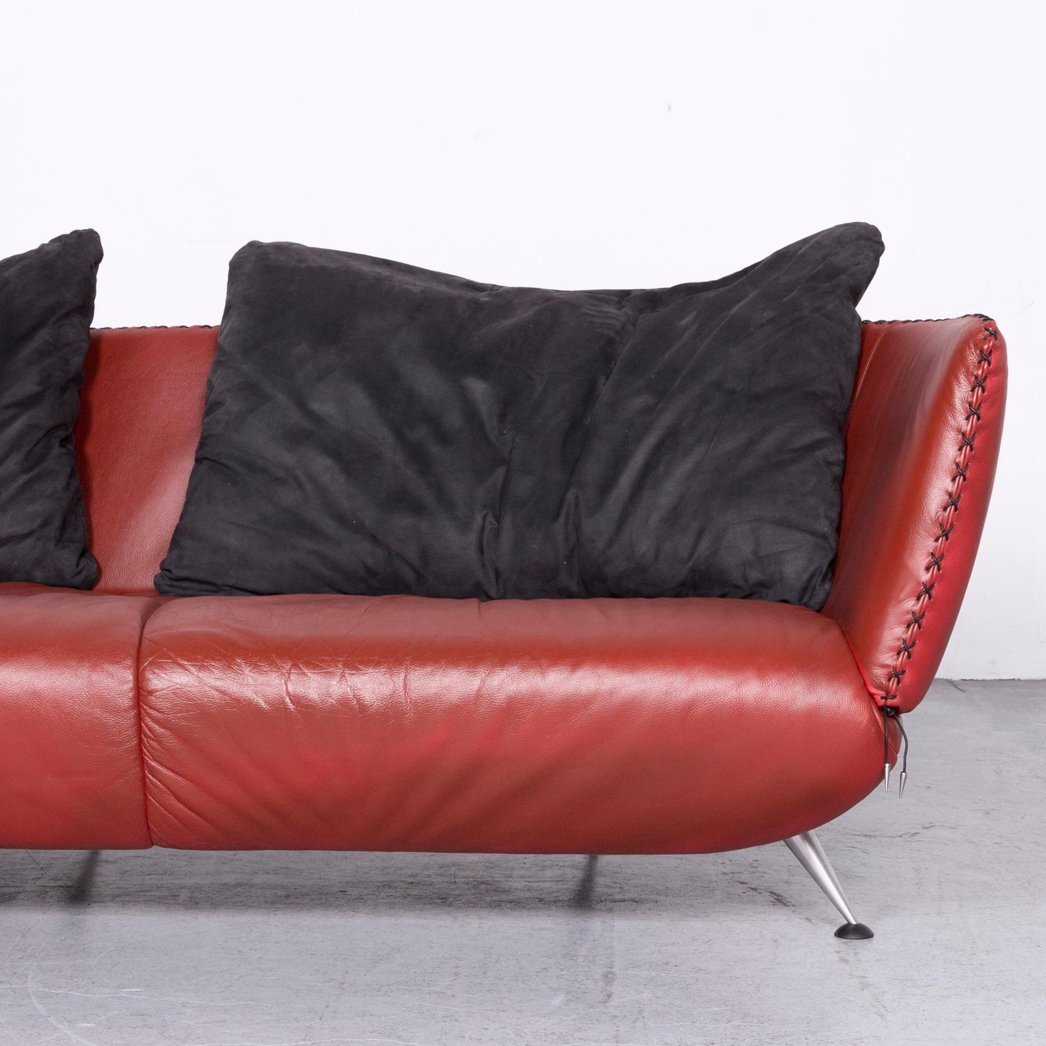 De Sede Ds 102 Designer Leather Sofa Red Two-Seat Couch In Fair Condition In Cologne, DE