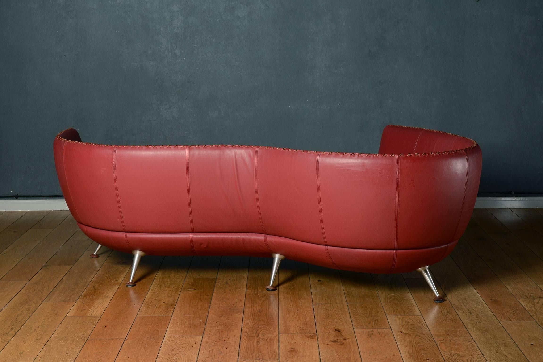 Cuir De Sede DS-102 Canapé trois places en cuir rouge par Matthias Hoffmann