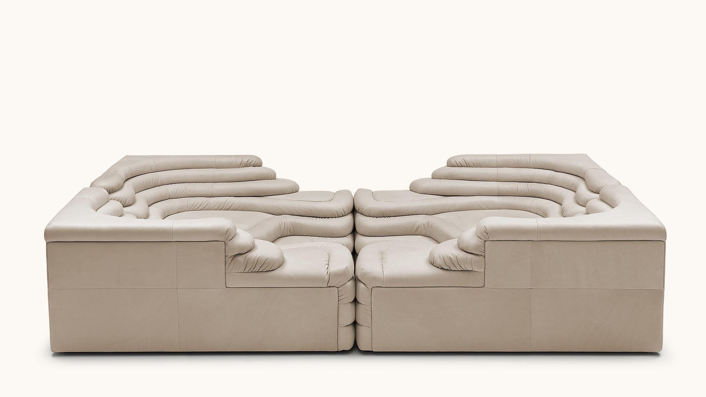 Modern De Sede DS-1025/09 Terrazza Sofa in Perla Upholstery by Ubald Klug, 1 Element For Sale