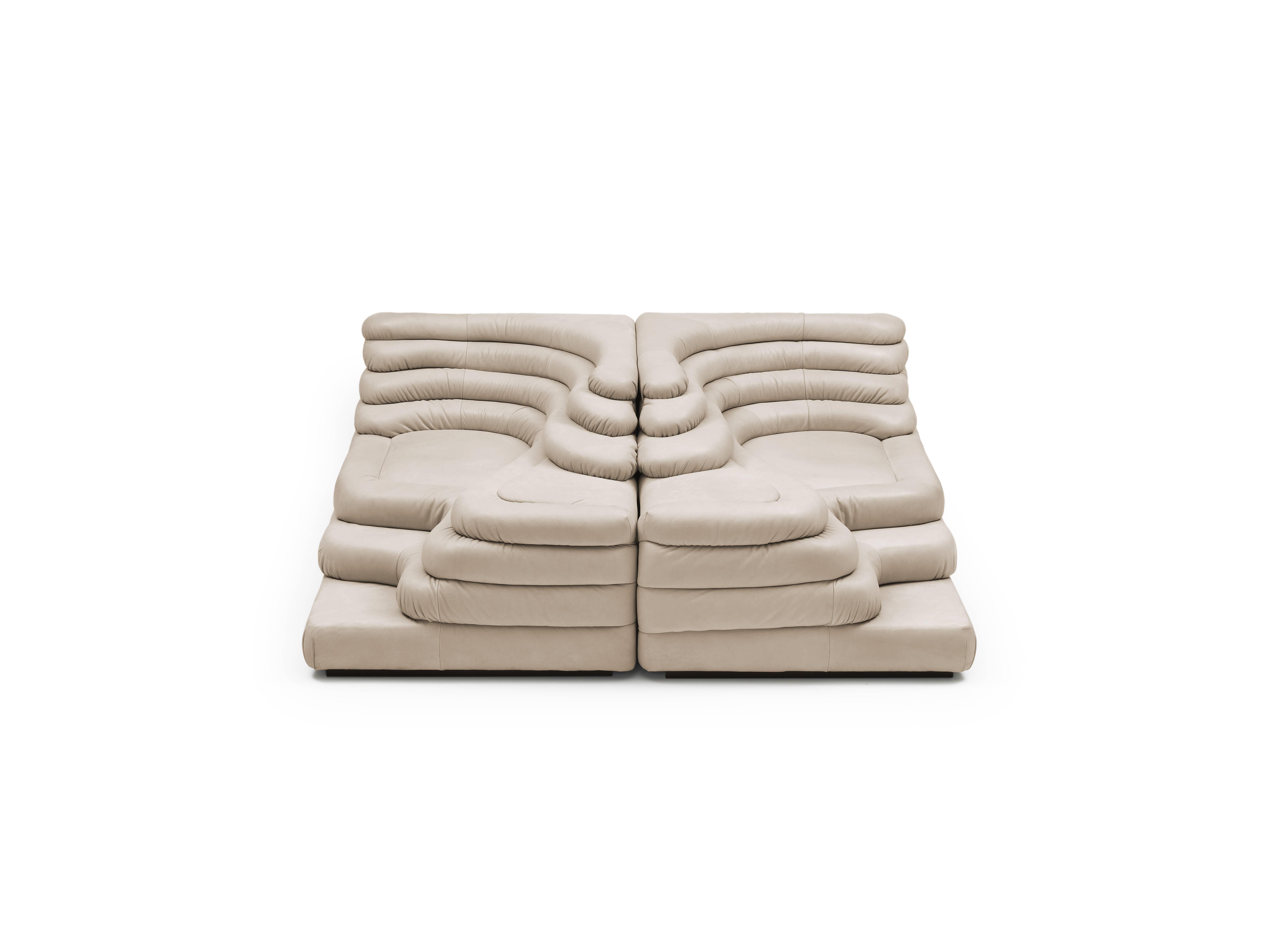 De Sede DS-1025/09 Terrazza-Sofa mit Perla-Polsterung von Ubald Klug (Leder) im Angebot