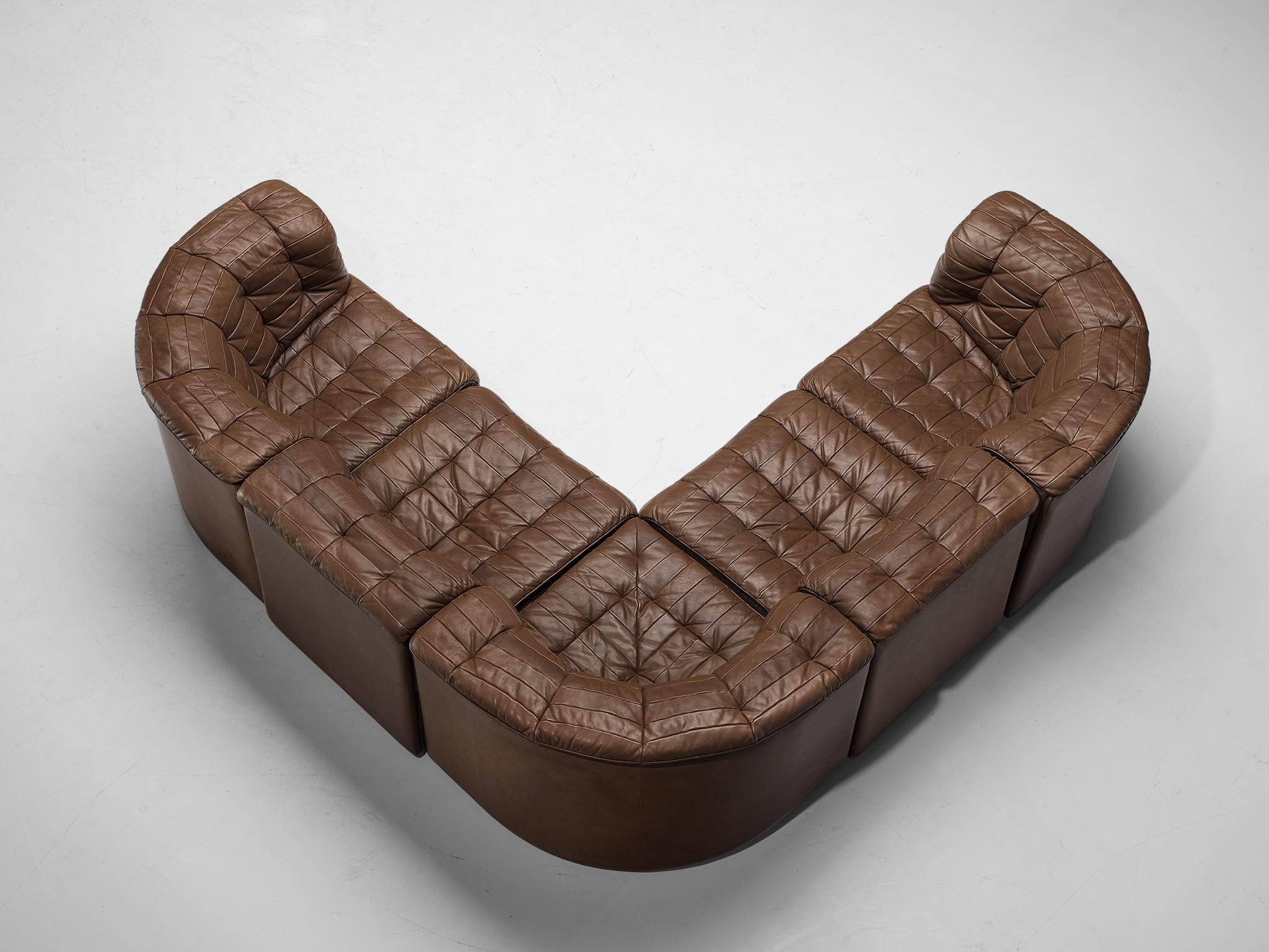 De Sede ‘DS-11’ Modular Patchwork Sofa in Brown Leather In Good Condition In Waalwijk, NL