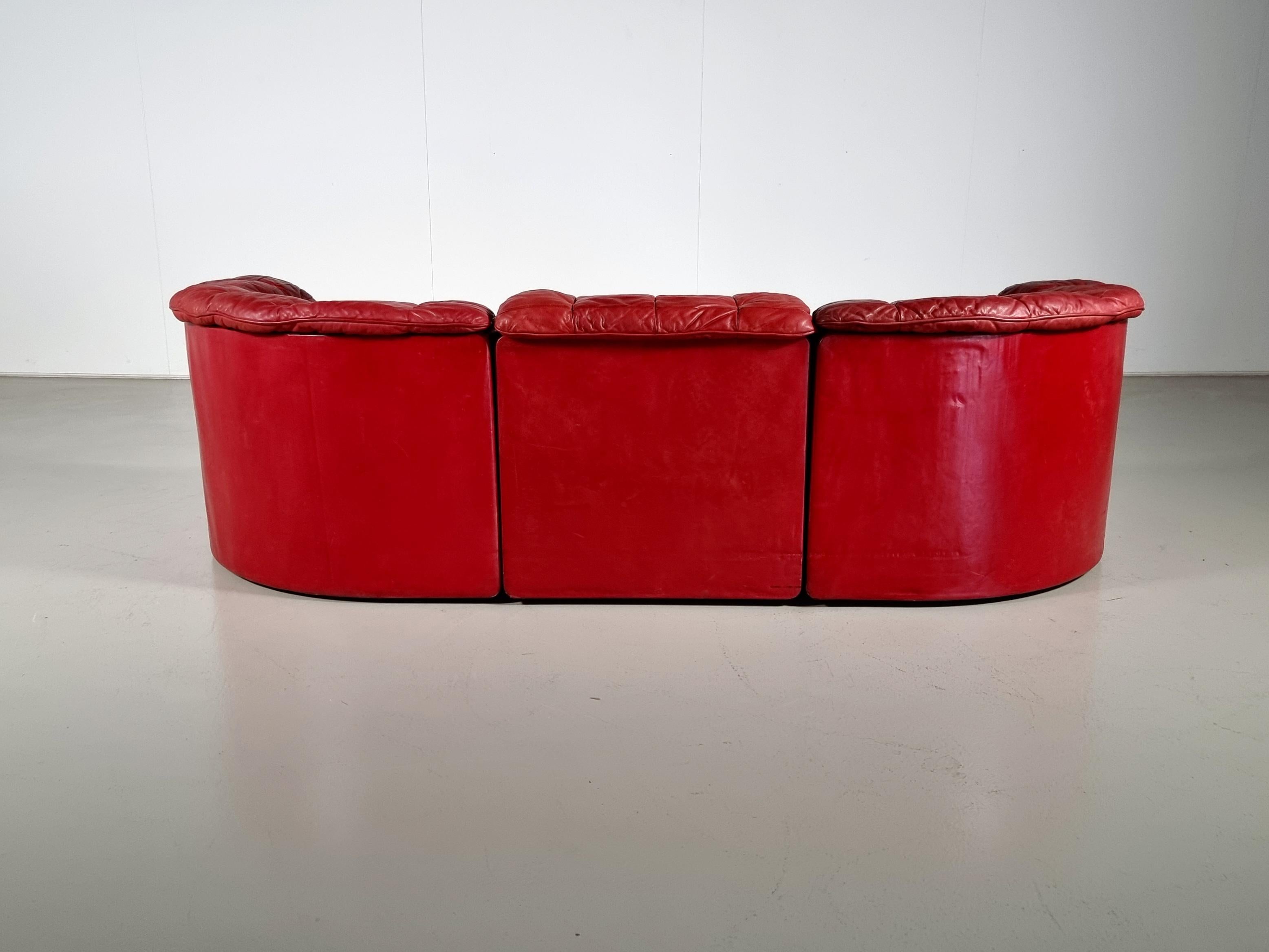 De Sede DS 11 Modular Sofa in Original red Leather, 1970s 3