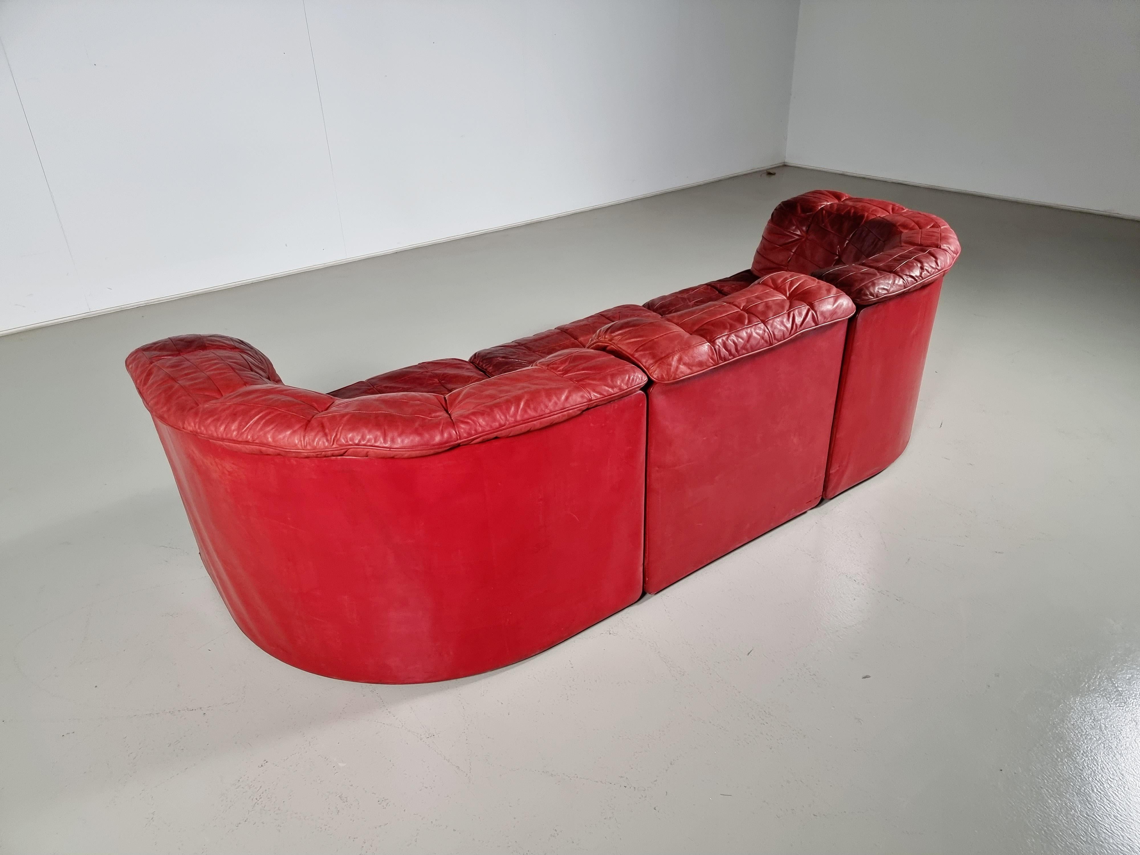 De Sede DS 11 Modular Sofa in Original red Leather, 1970s 5
