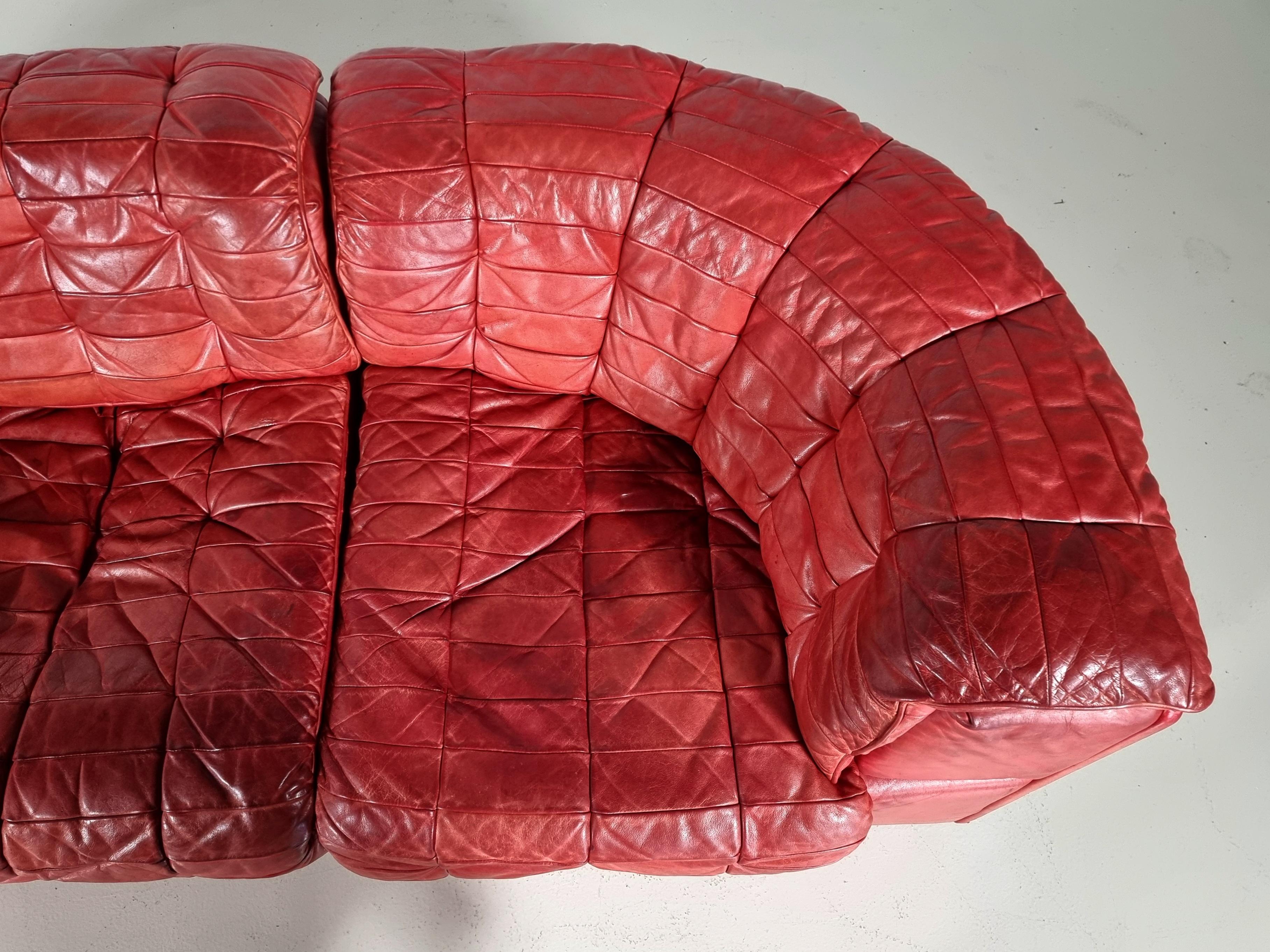 De Sede DS 11 Modular Sofa in Original red Leather, 1970s In Good Condition In amstelveen, NL