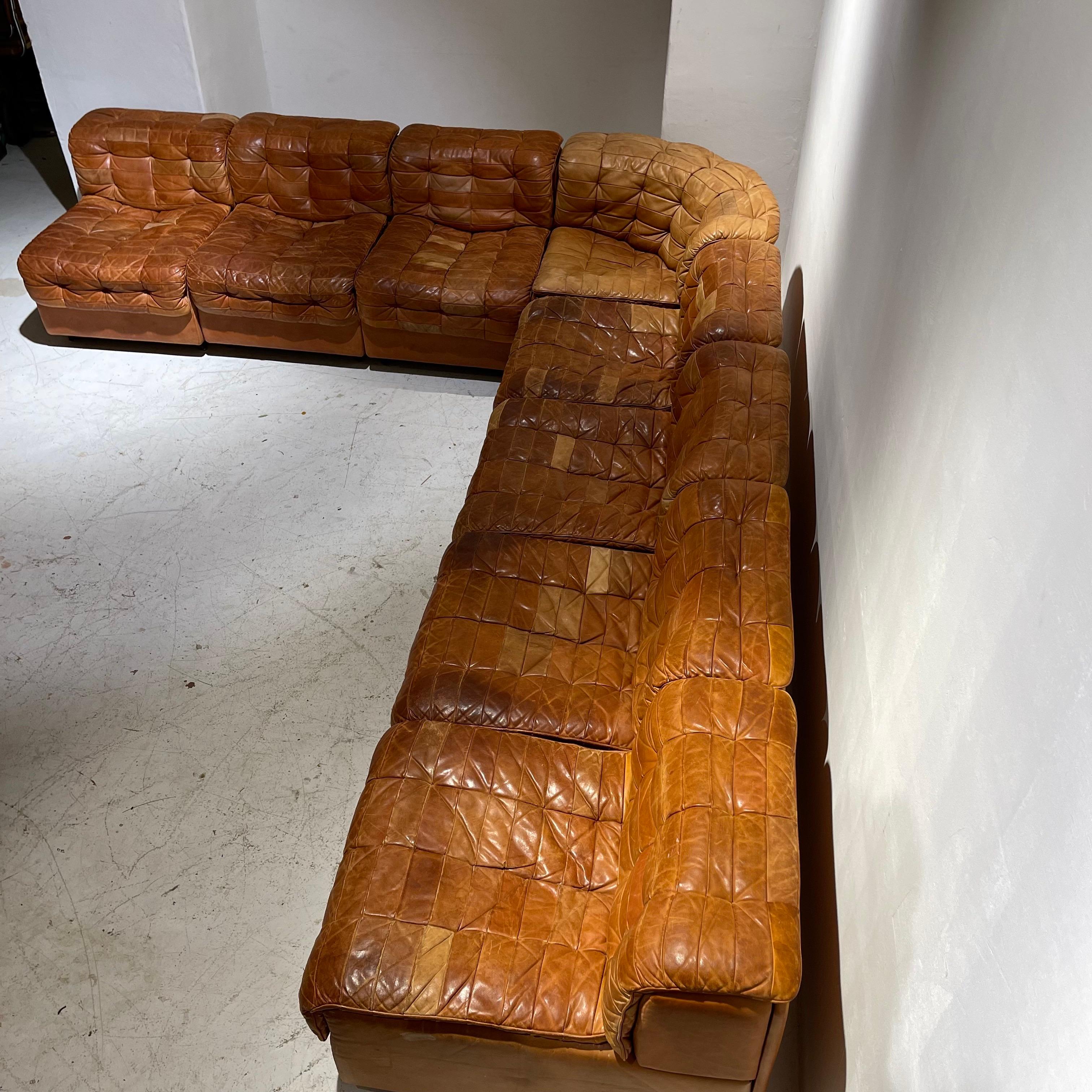 De Sede DS 11 Modular Sofa in Patinated Burnt Orange Cognac Leather, 1970s In Fair Condition In Vienna, AT
