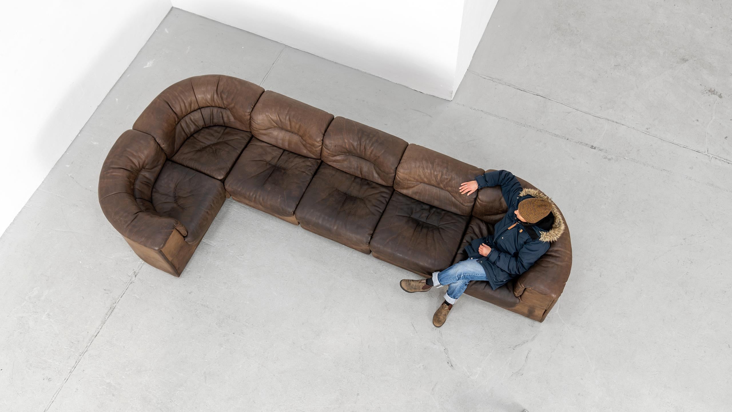 De Sede - DS-11 modular, sectional Sofa in thick Neck leather, Switzerland, manufactured in the 1970s.

This high quality sectional sofa, designed by De Sede in the 1970s, consists of  6 elements - 1x connecting corner element and 2 end-corner