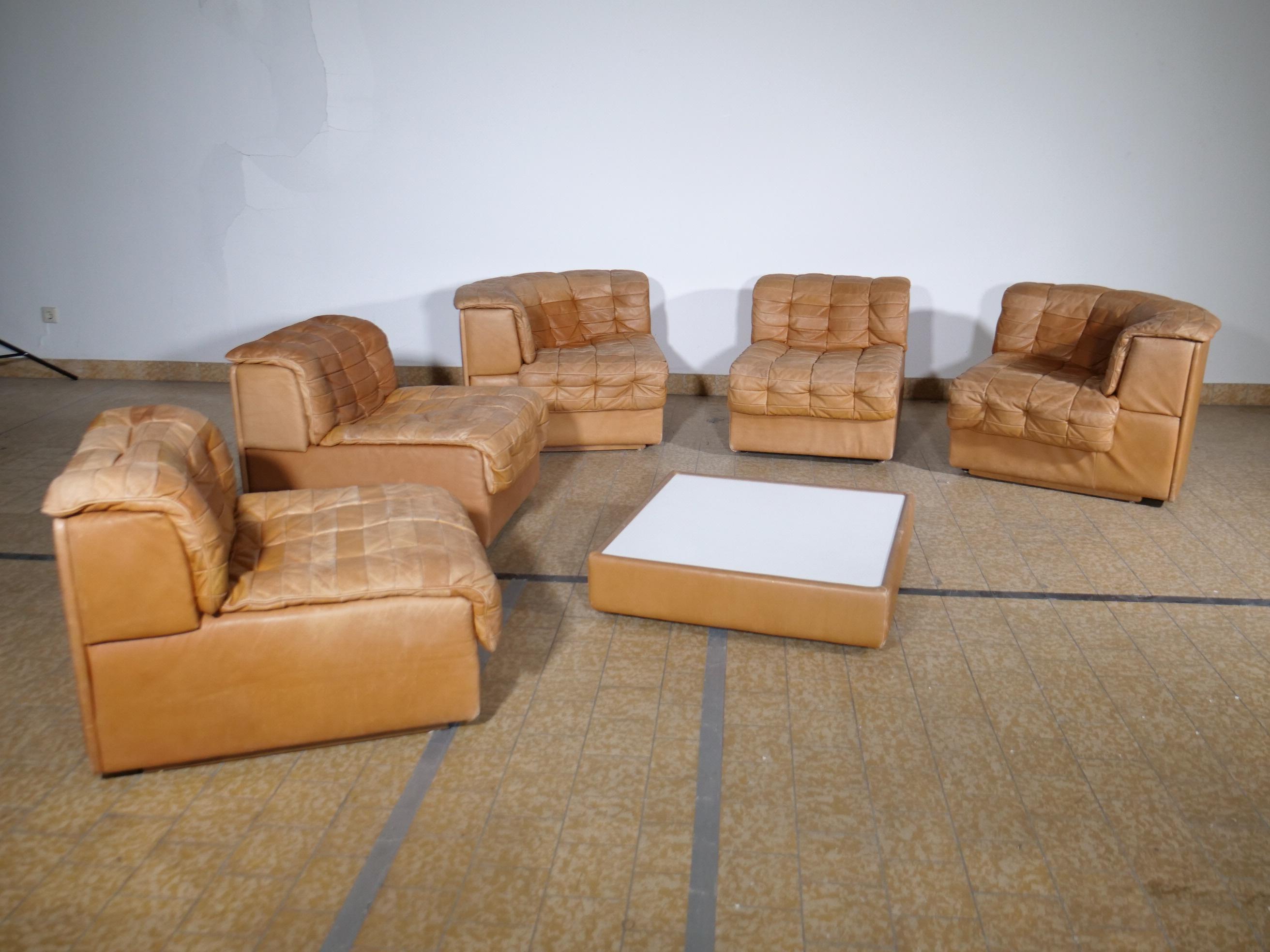 De Sede Ds 11 Patchwork Modul Leder Sofa mit Couchtisch, 1970er 2