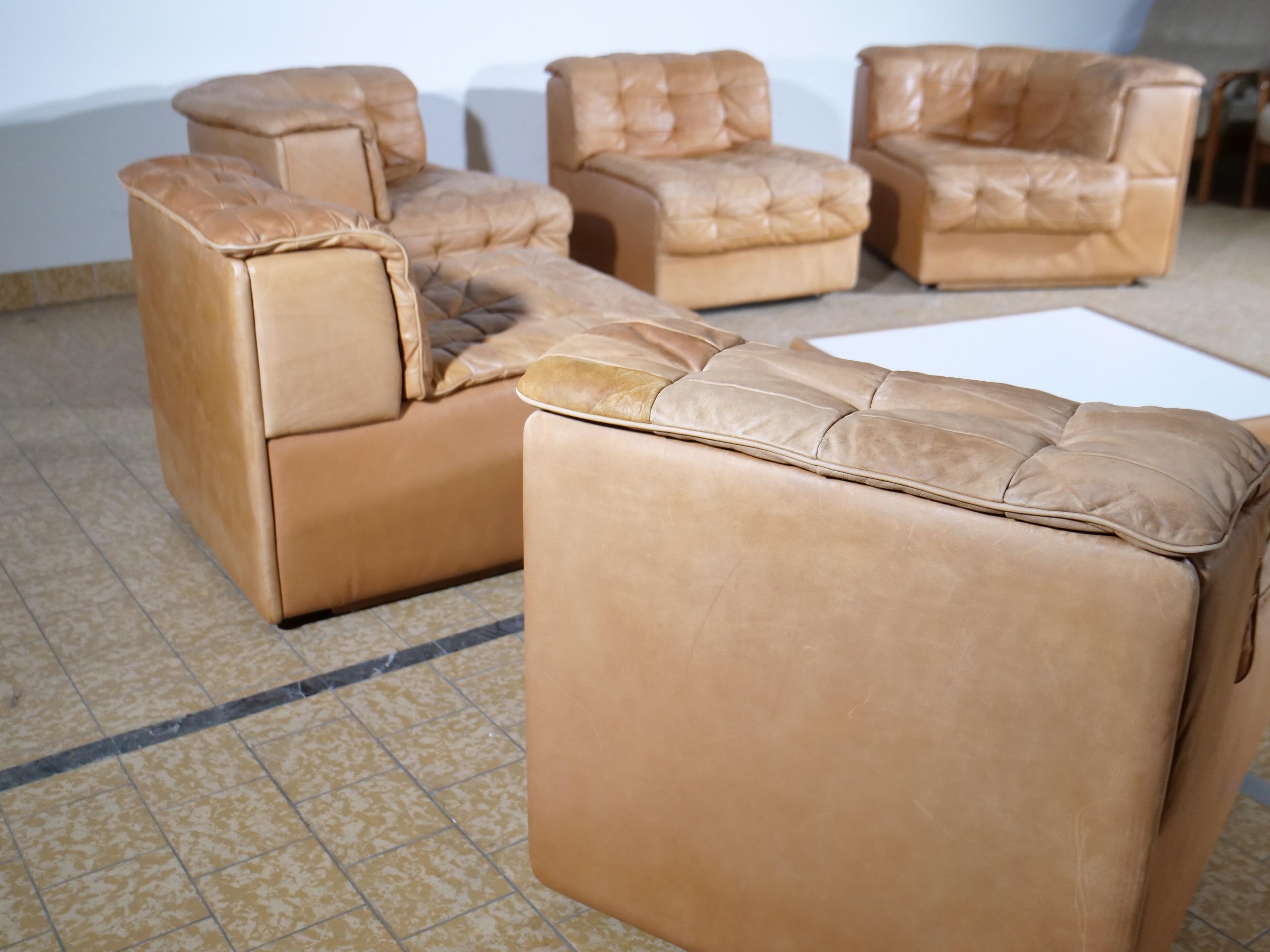 De Sede Ds 11 Patchwork Modul Leder Sofa mit Couchtisch, 1970er 4