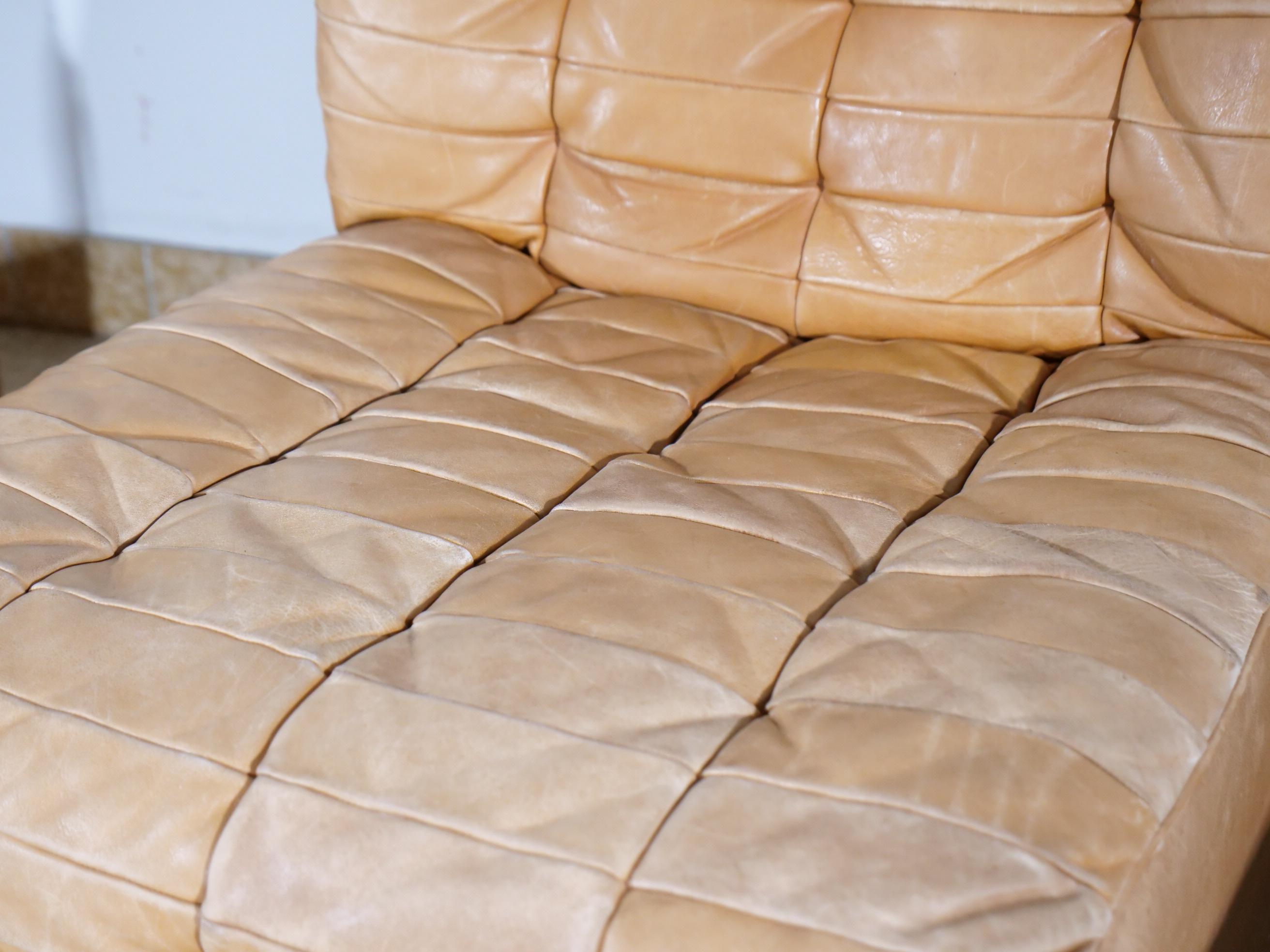 De Sede Ds 11 Patchwork-Sofa aus Leder mit Couchtisch, 1970er Jahre 7
