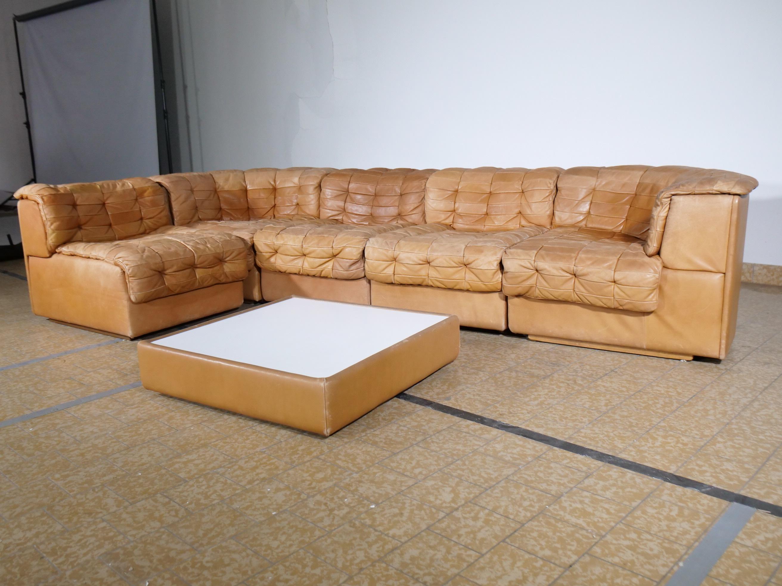Mid-Century Modern De Sede Ds 11 Patchwork Modul Leder Sofa mit Couchtisch, 1970er