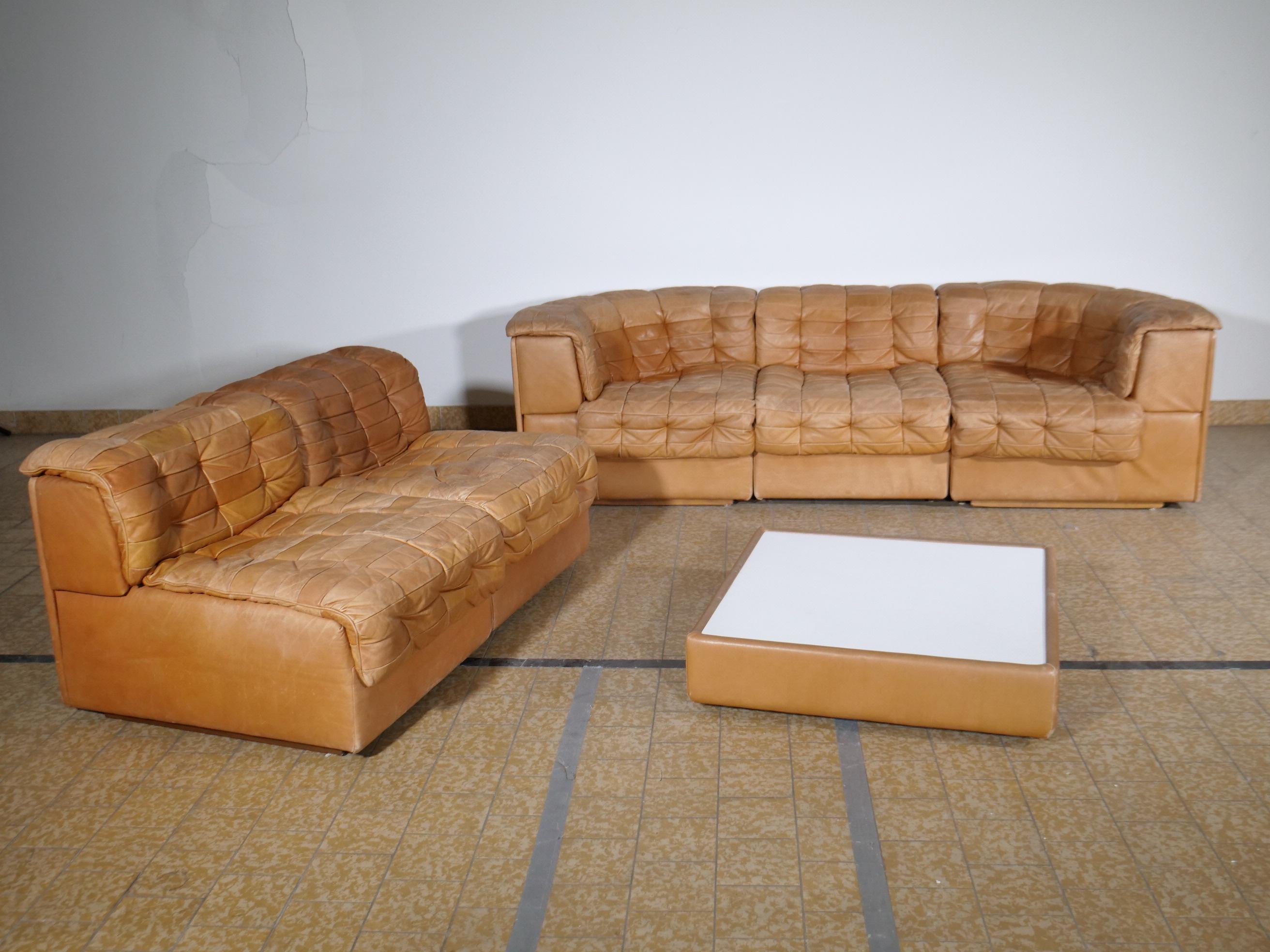 De Sede Ds 11 Patchwork-Sofa aus Leder mit Couchtisch, 1970er Jahre (Ende des 20. Jahrhunderts)