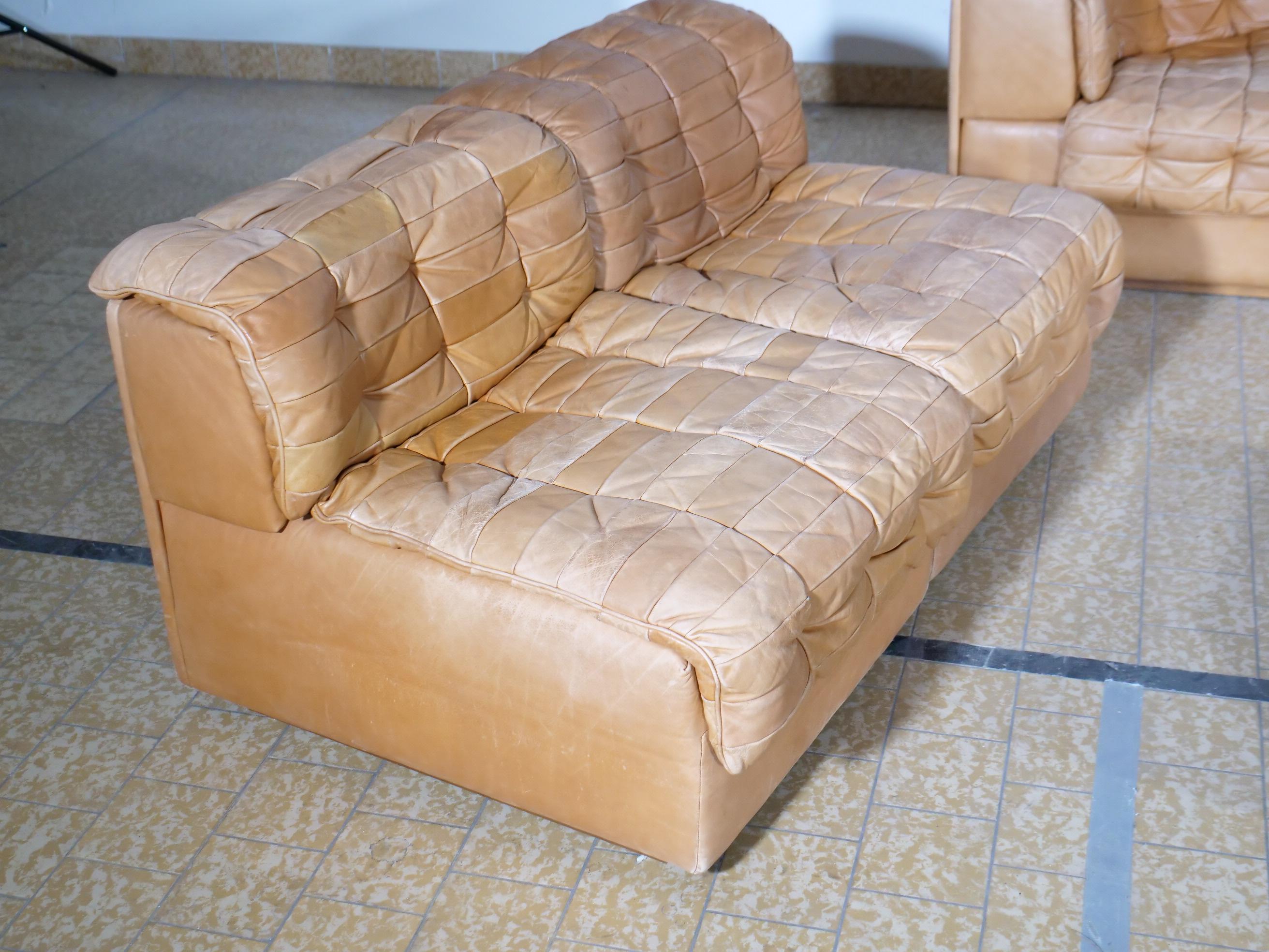 Late 20th Century De Sede Ds 11 Patchwork Modul Leder Sofa mit Couchtisch, 1970er