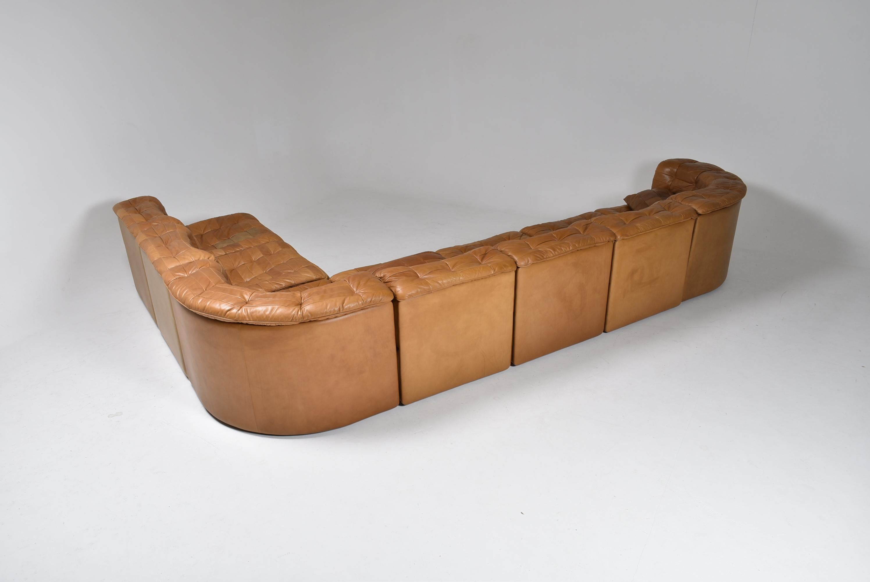 De Sede DS 11 Sectional Patchwork Sofa in Camel Leather, Switzerland, 1975 4