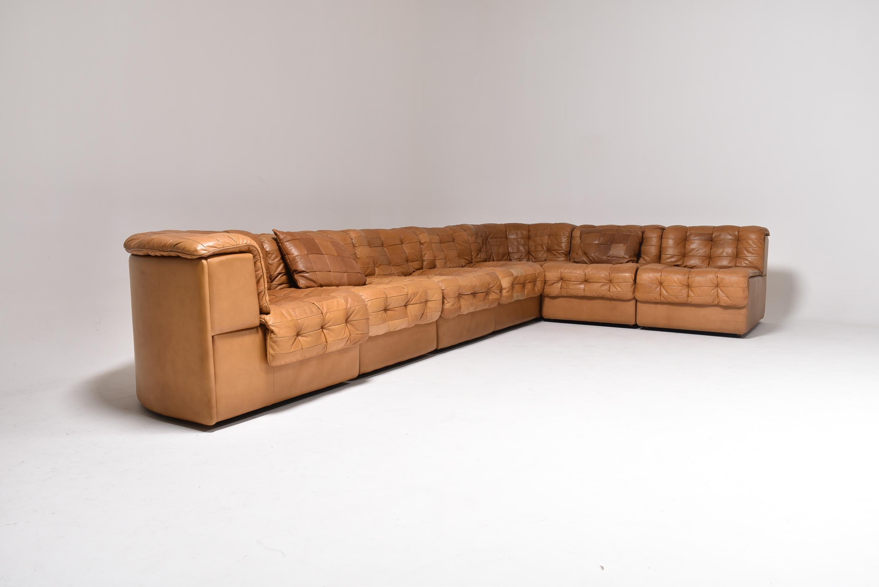 De Sede DS 11 Sectional Patchwork Sofa in Camel Leather, Switzerland, 1975 9
