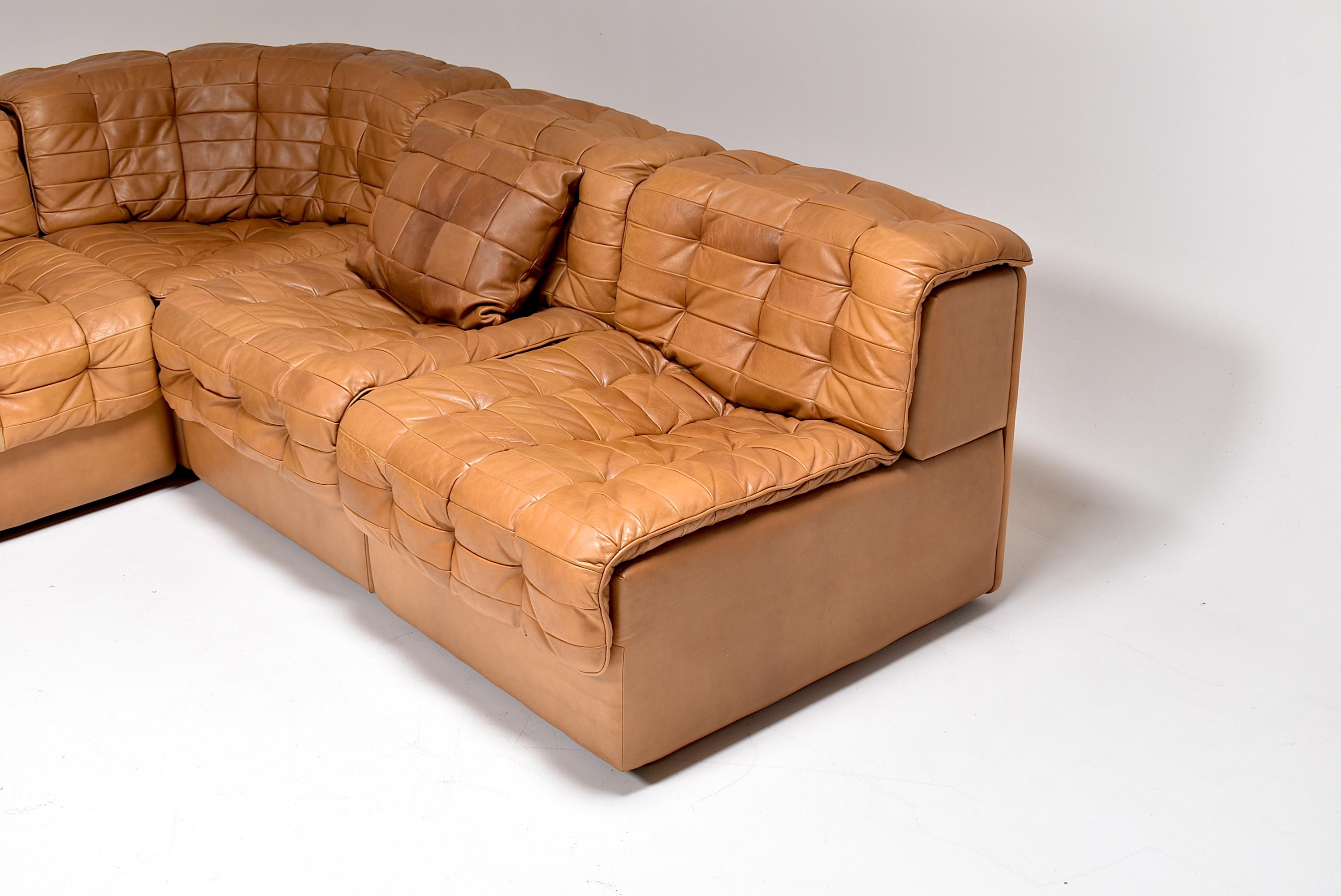 De Sede DS 11 Sectional Patchwork Sofa in Camel Leather, Switzerland, 1975 In Good Condition In Le Grand-Saconnex, CH
