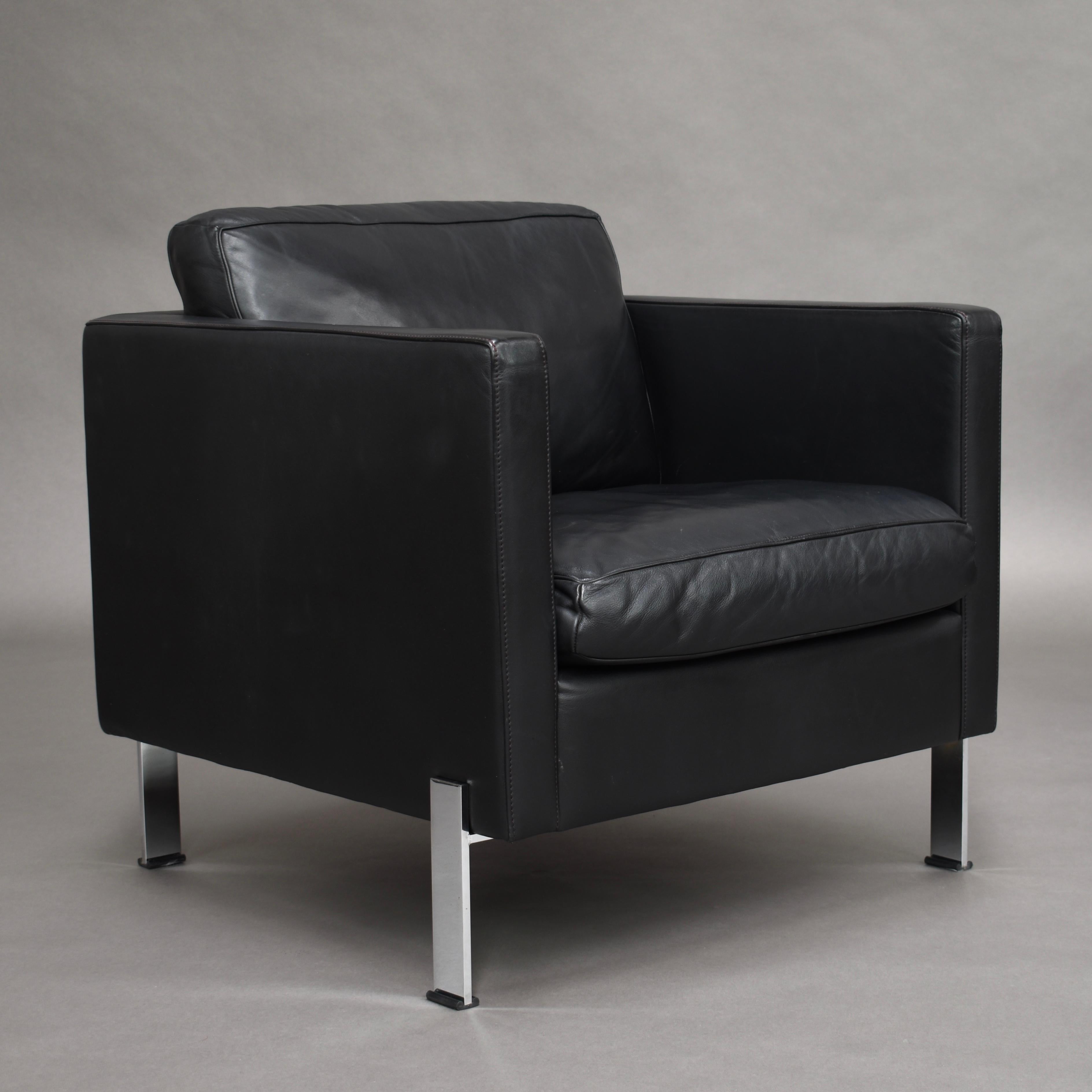 Mid-Century Modern De Sede DS-118 Black Leather Lounge Armchairs, Switzerland