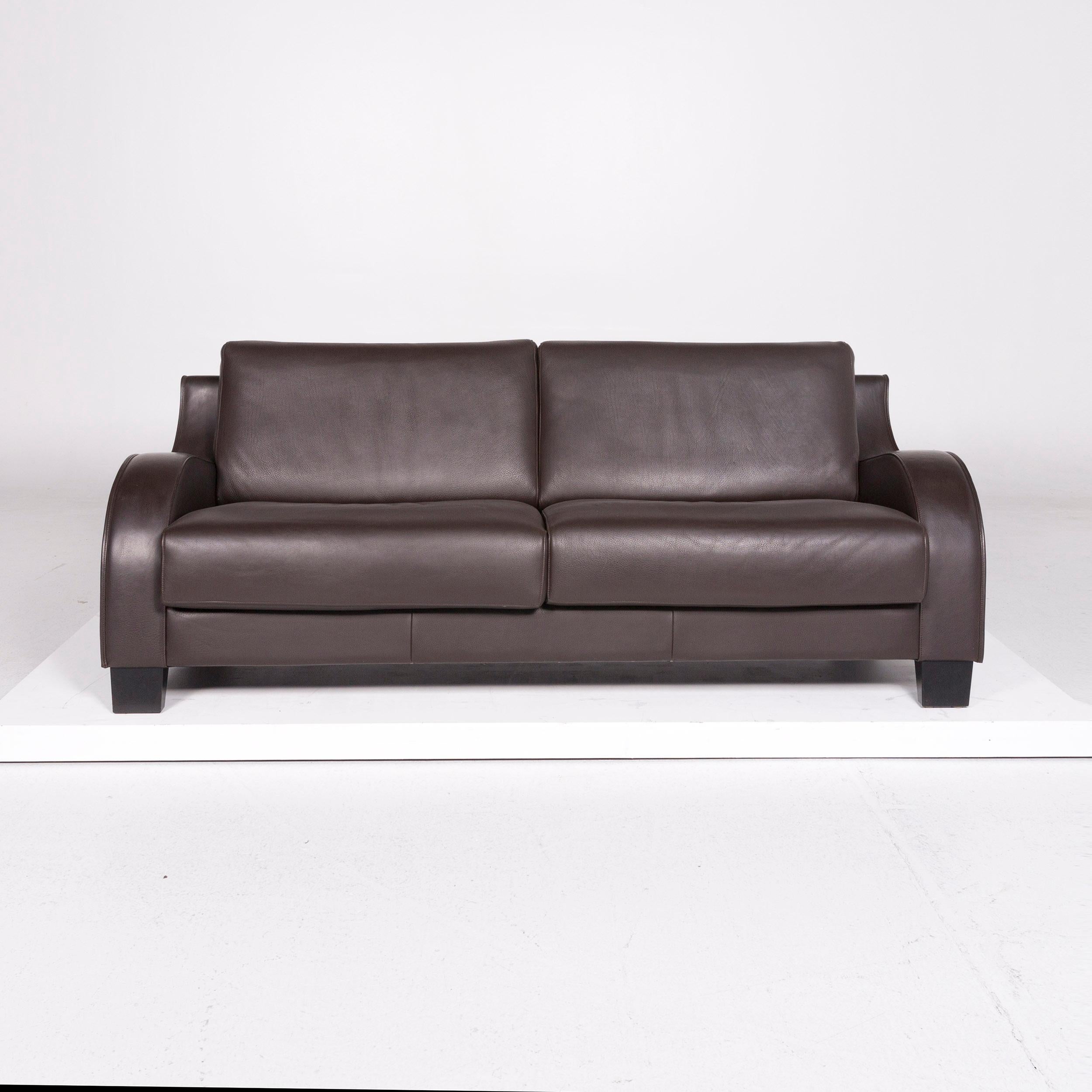 We bring to you a de Sede DS 122 leather sofa set brown dark brown 1 two-seat 2 armchair.

 Product measurements in centimeters:
 
Depth 91
Width 200
Height 80
Seat-height 44
Rest-height 55
Seat-depth 54
Seat-width 170
Back-height 37.
 