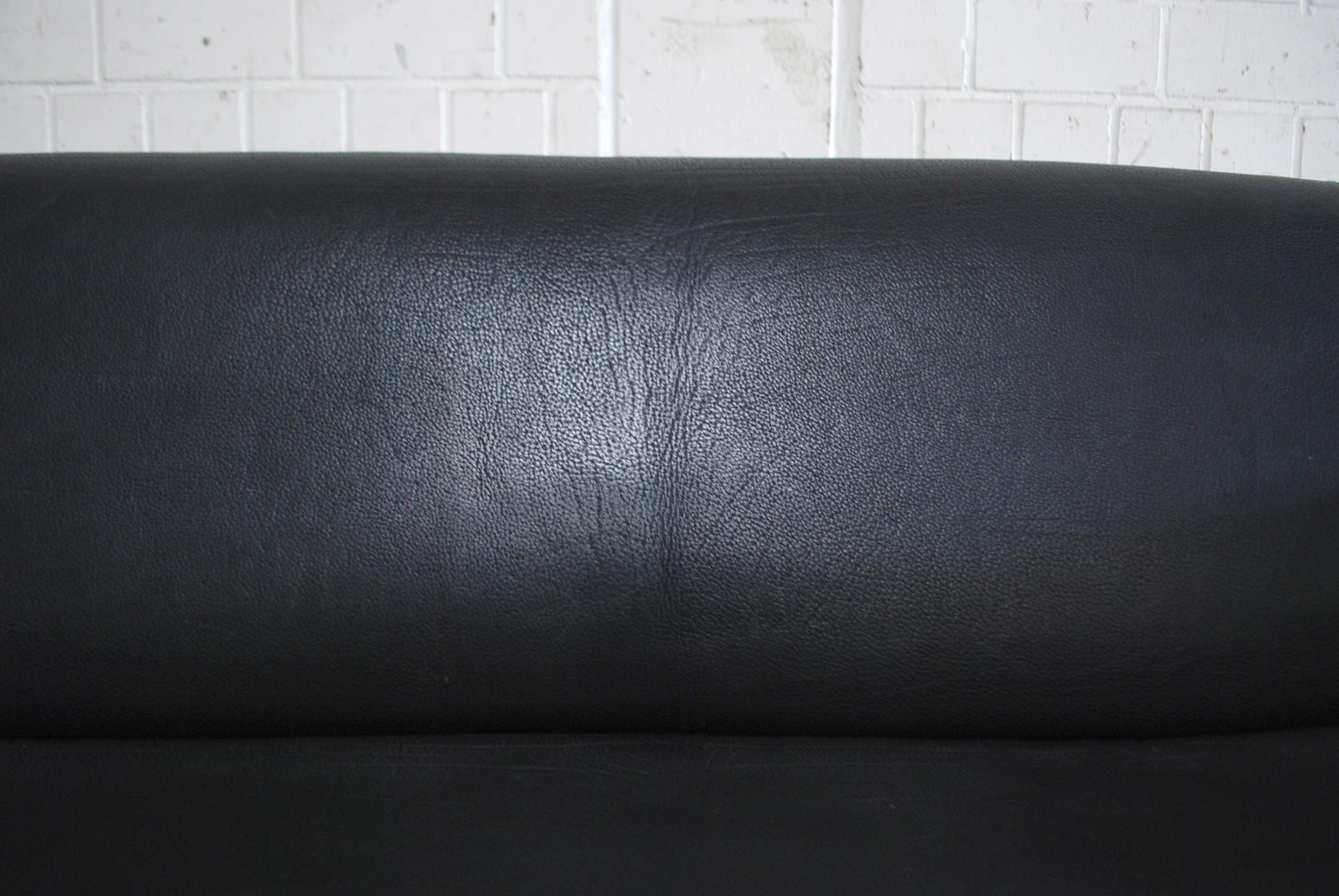 Late 20th Century De Sede DS 125 Gerd Lange Neck Leather Sofa Black