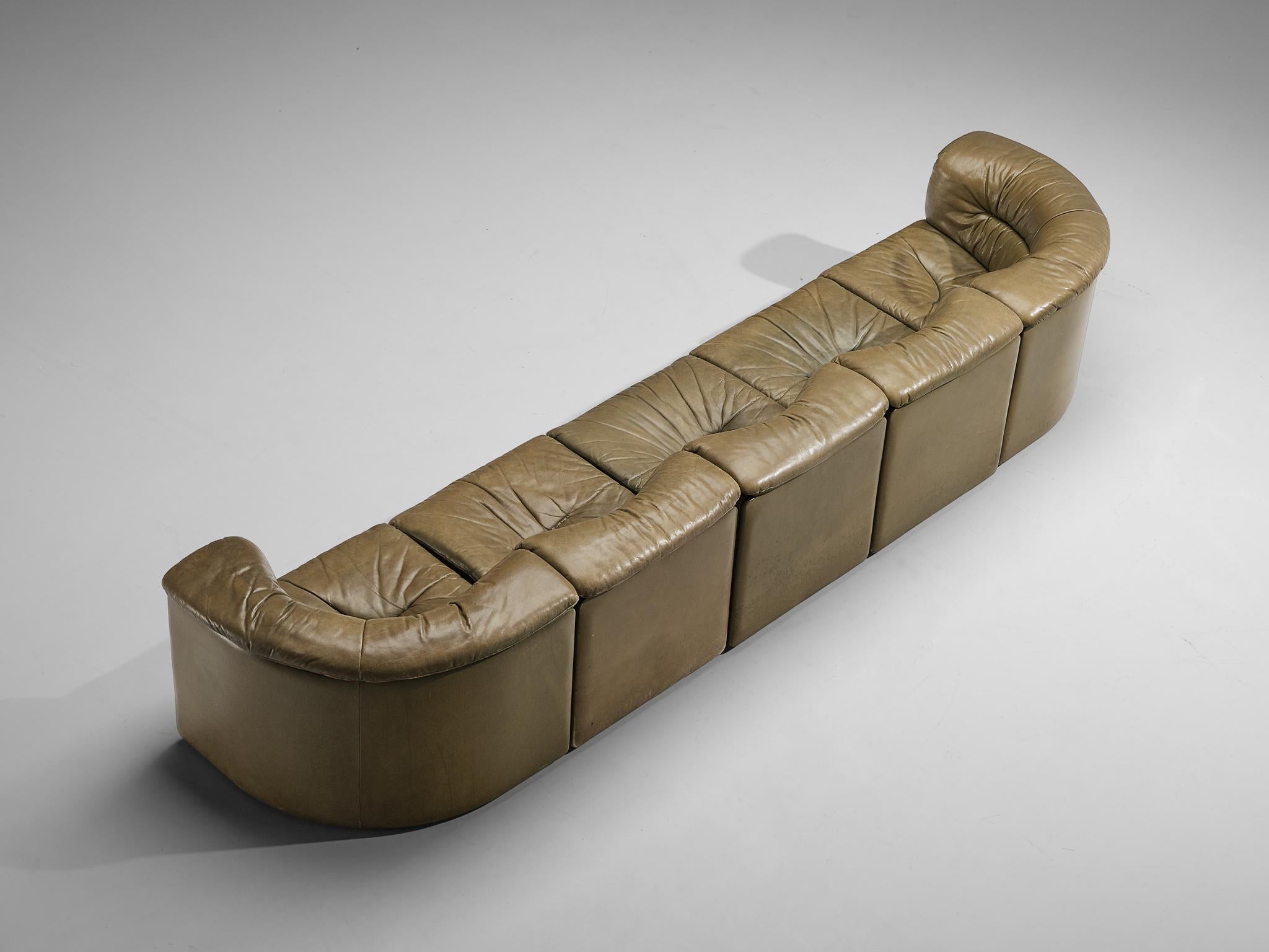 De Sede 'DS-14' Modular Sofa in Patinated Olive Green Leather 5
