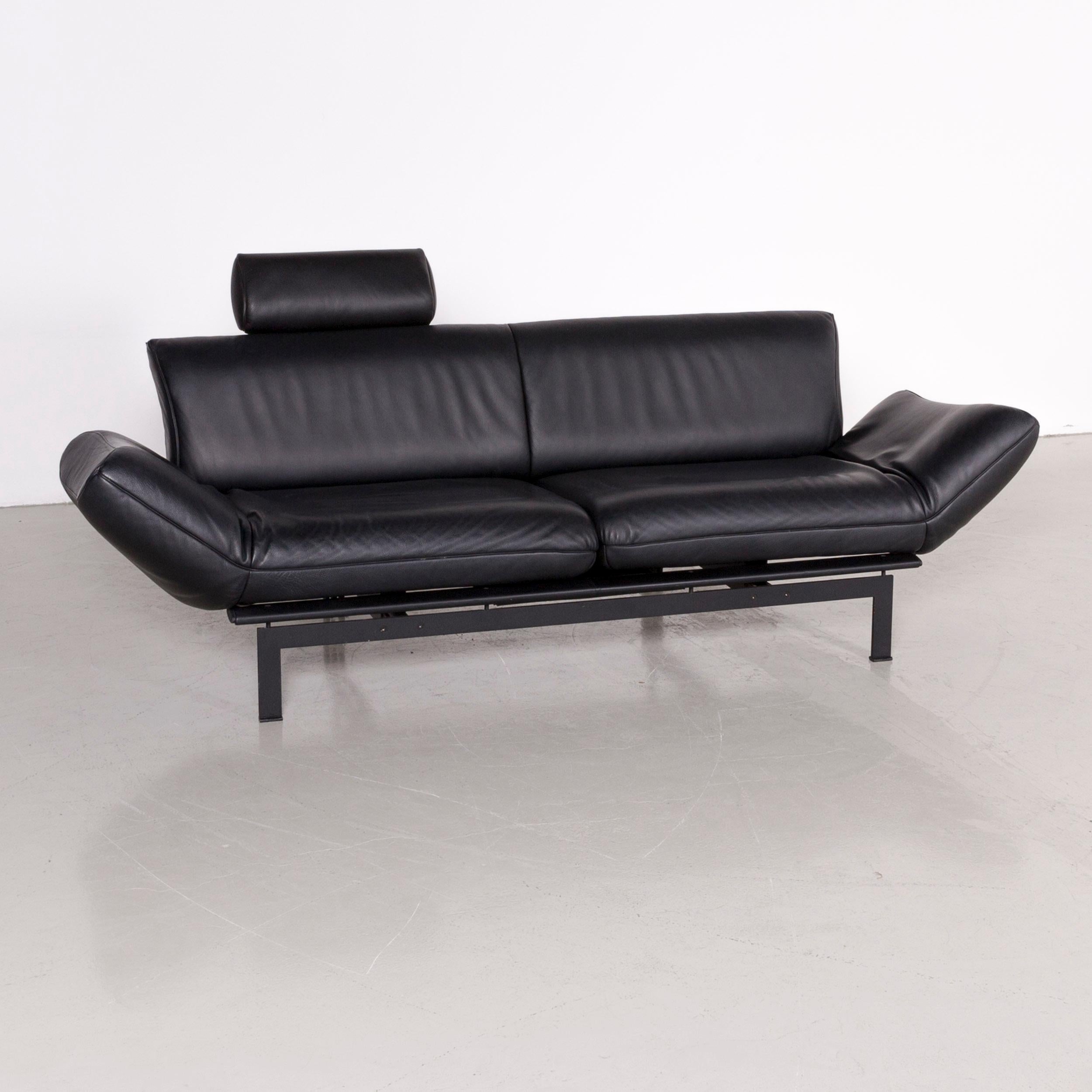 We bring to you a De Sede DS 140 designer leather sofa black three-seat function modern.
