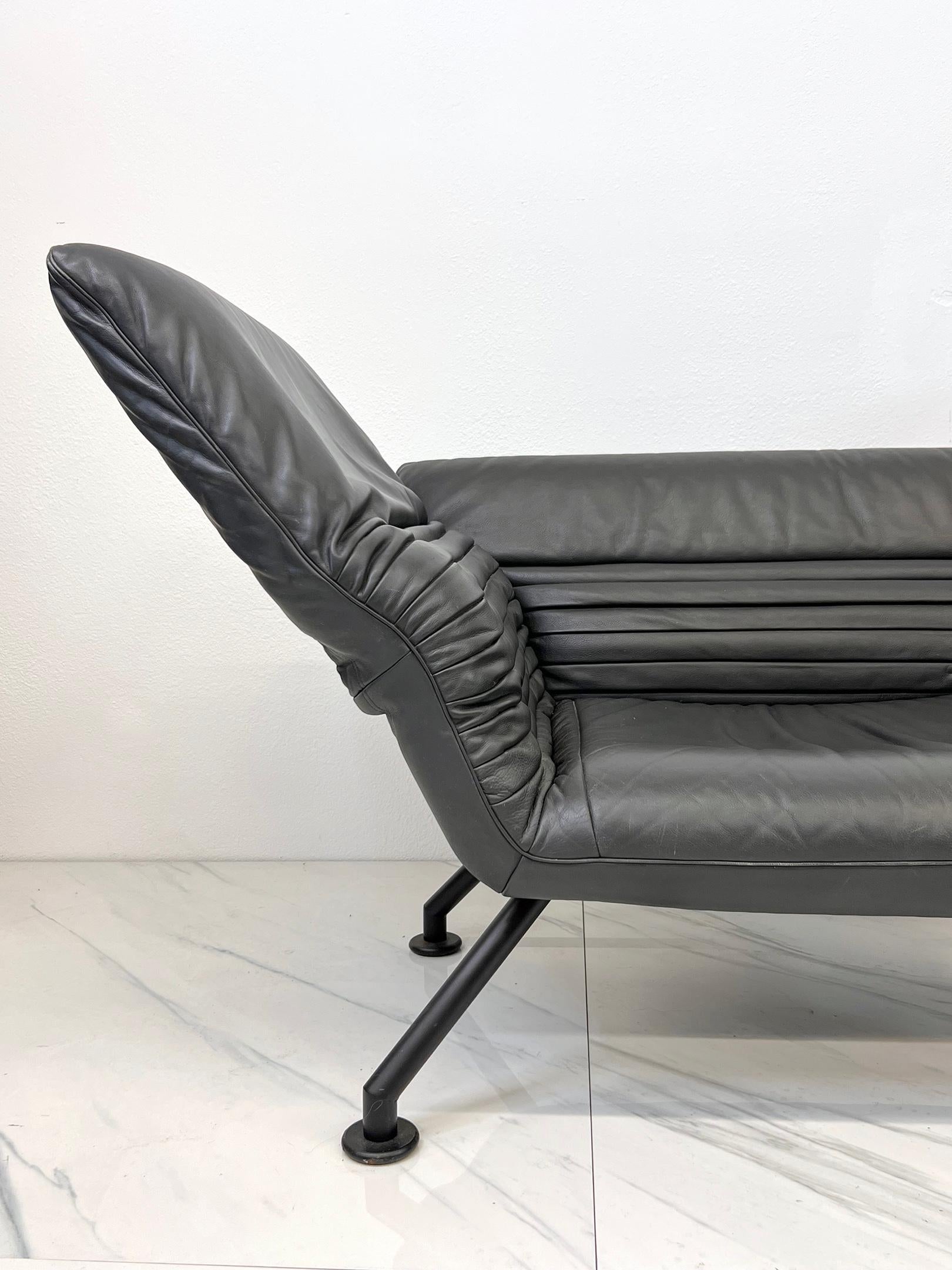 Late 20th Century De Sede DS-142 Chairs in Gray Leather, A Pair, Winfried Totzek, 1980's For Sale
